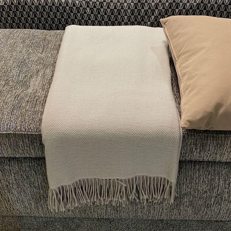Flou Плед Wool merinos 367 от Flou — в интерьере