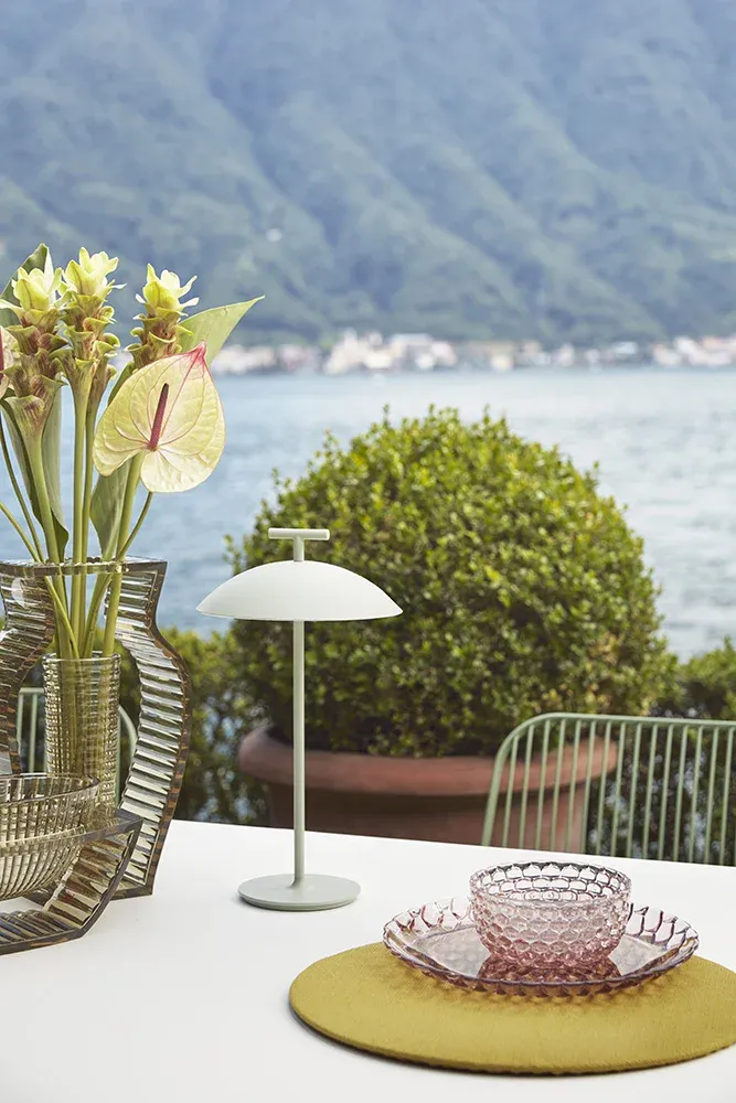 Kartell Настольная лампа Mini geen-a plug version от Kartell — в интерьере