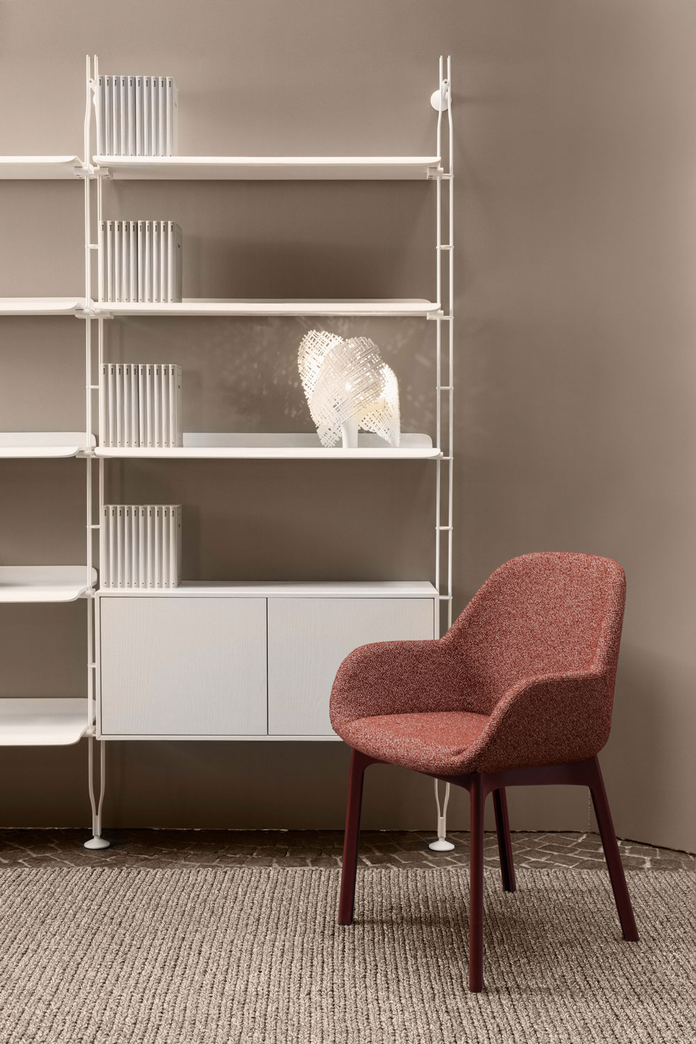 Kartell Стеллаж Adam wood with container ASH Black/Black от Kartell — в интерьере