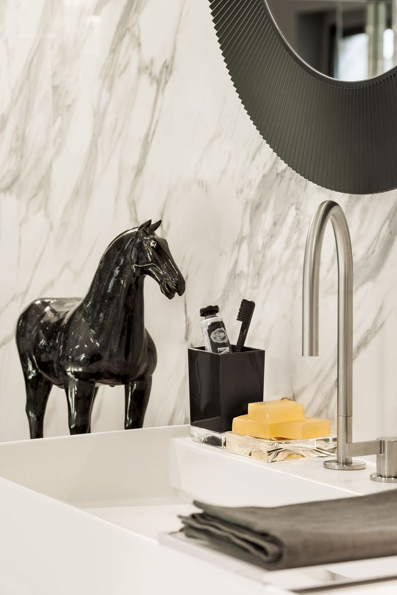 Kartell Держатель зубной щетки Boxy toothbrush holder от Kartell — в интерьере