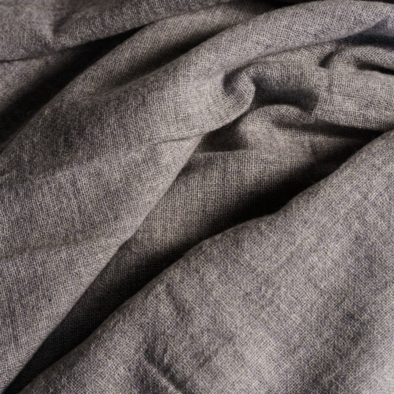 Flou Плед Soffio Grey 135*255 от Flou — в интерьере
