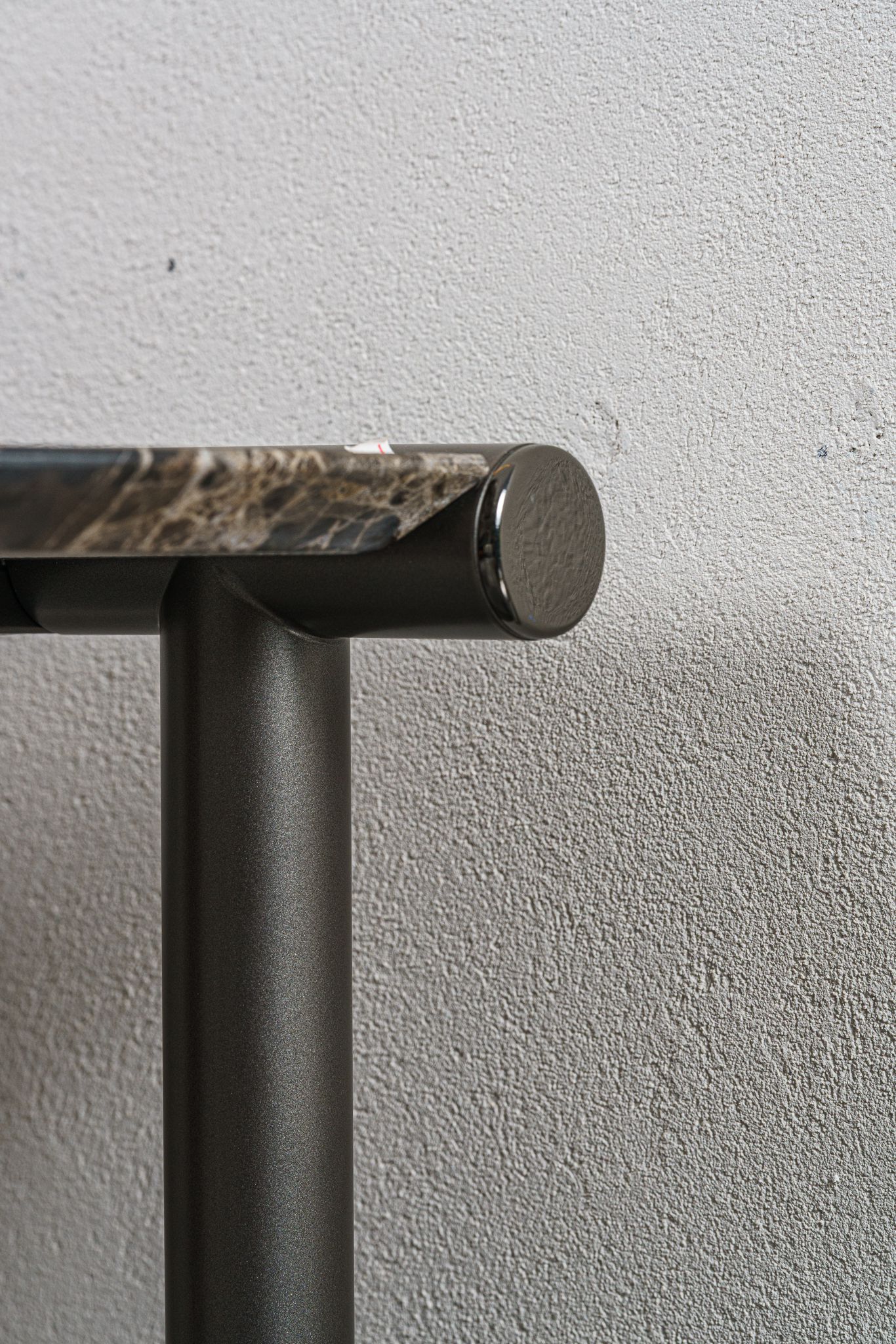 Flou Консоль Iko Emperador Marble от Flou — в интерьере
