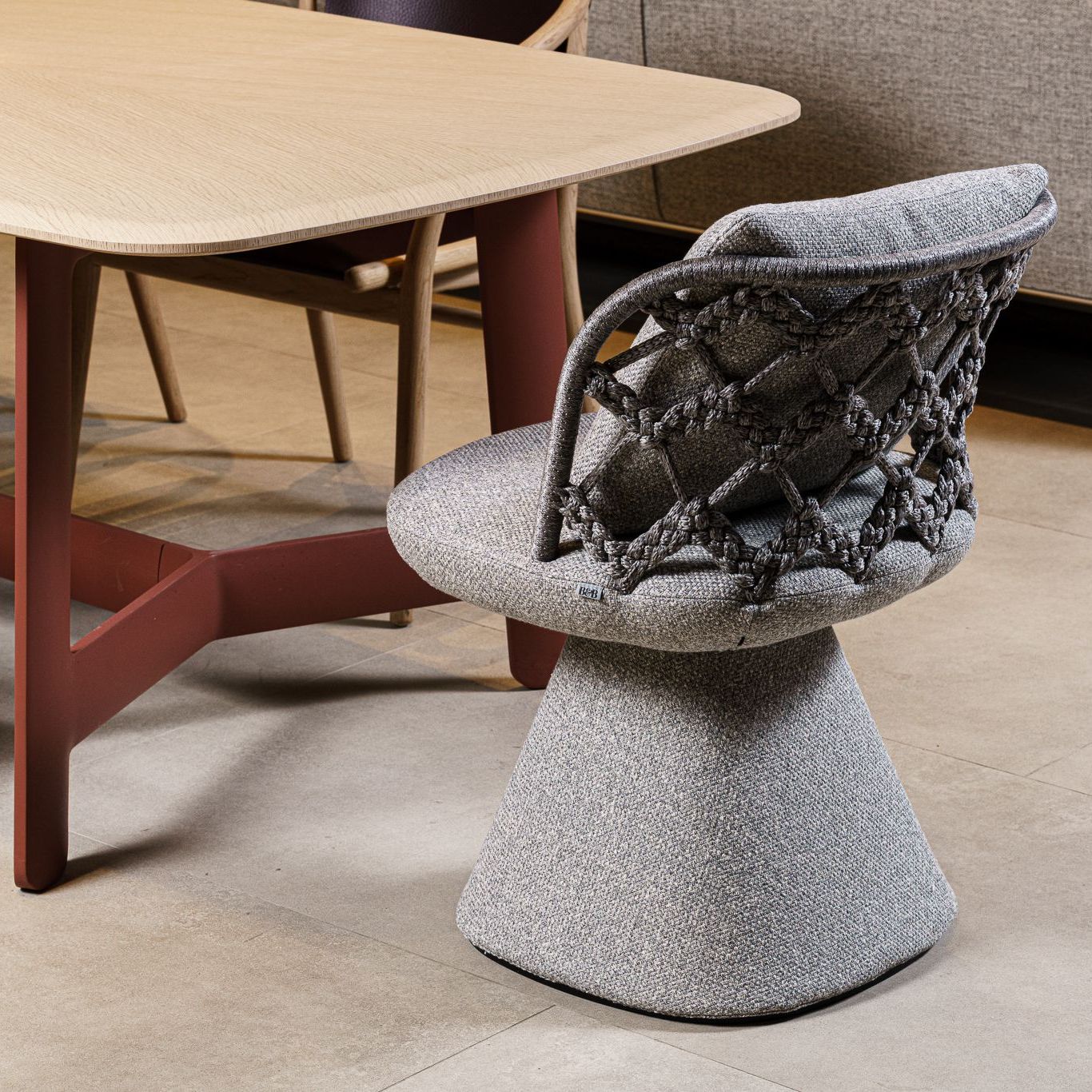 B&B Italia Стул Flair O' Couture Grey от B&B Italia — в интерьере
