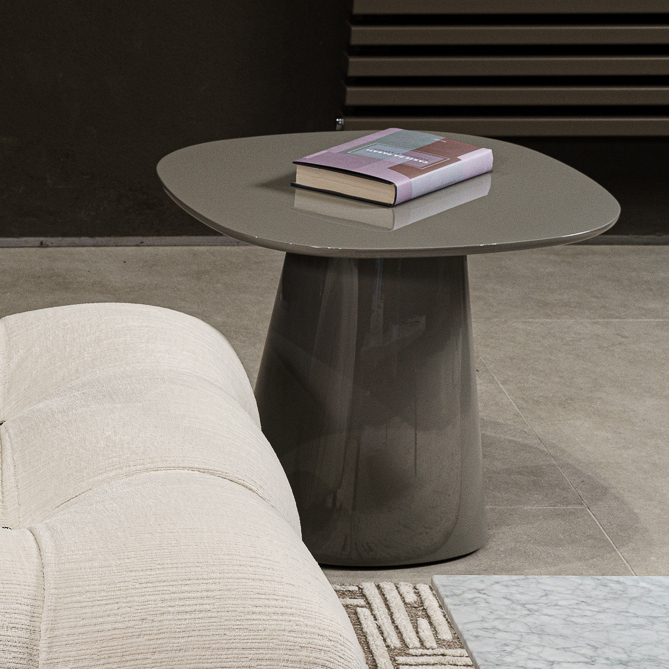 B&B Italia Журнальный столик Allure O' Dot 53 Smoke grey от B&B Italia — в интерьере