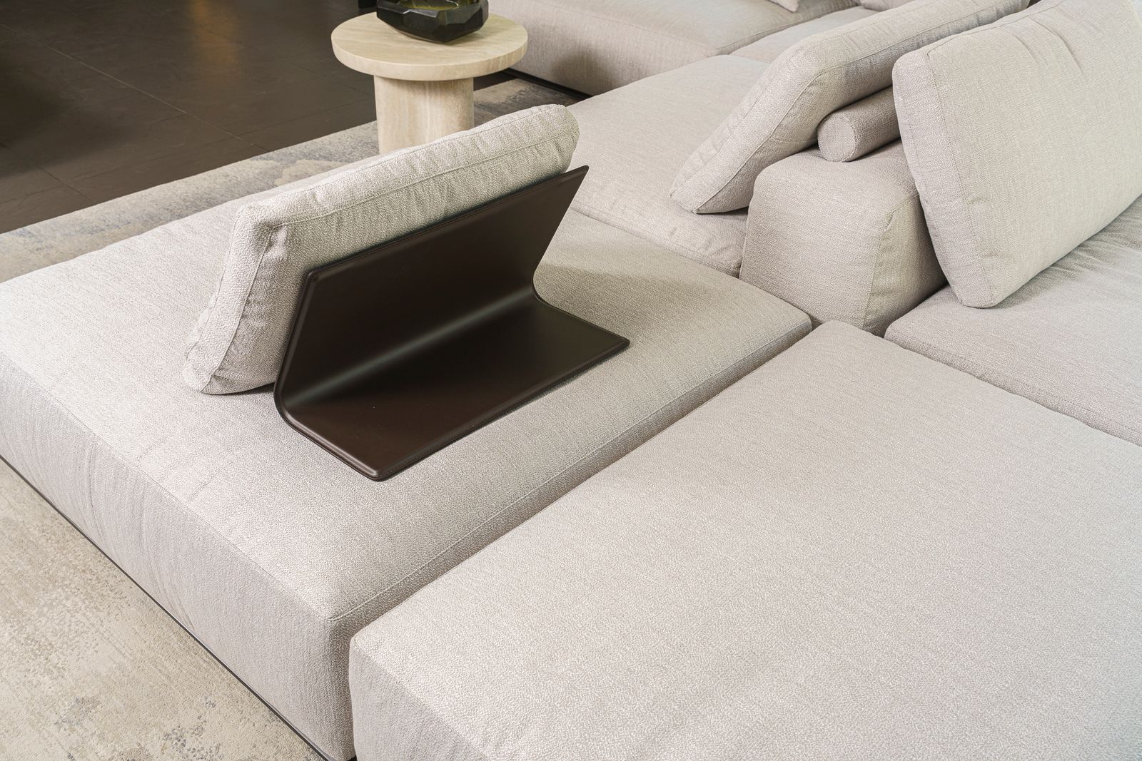 Poliform Модульный диван Westside Soft Eraclea 04 Cenere от Poliform — в интерьере
