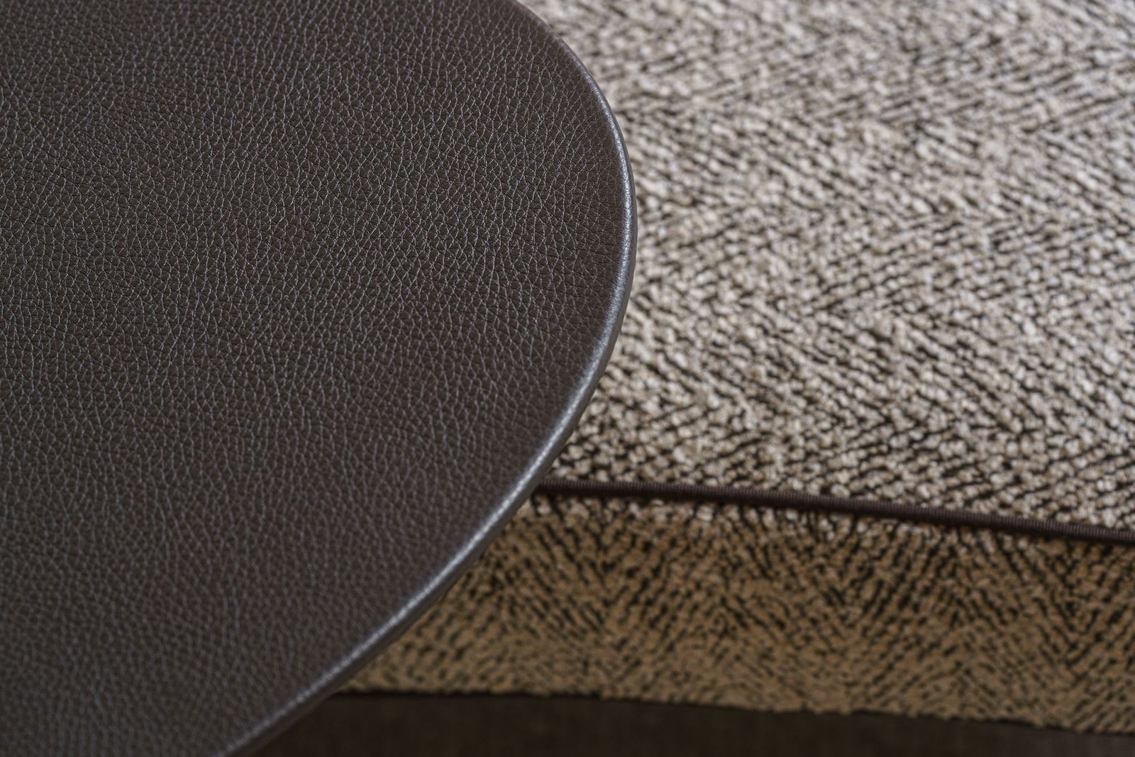 Flexform Шезлонг со столиком Ginger от Flexform — в интерьере