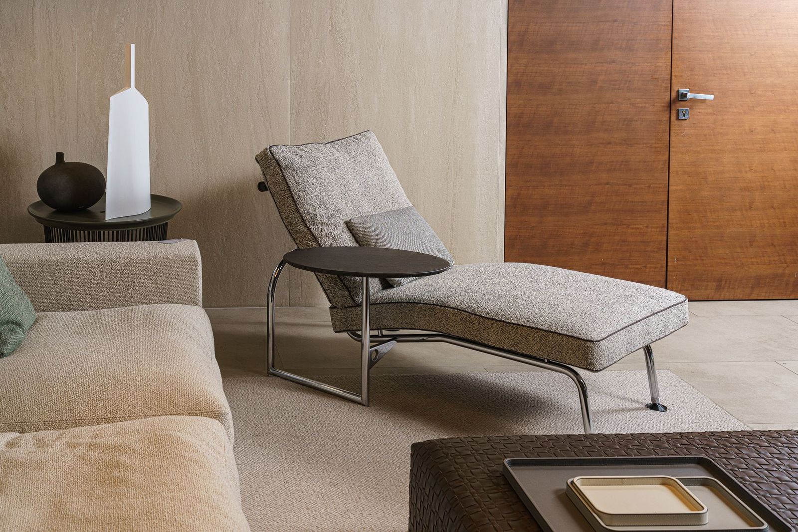 Flexform Шезлонг со столиком Ginger от Flexform — в интерьере