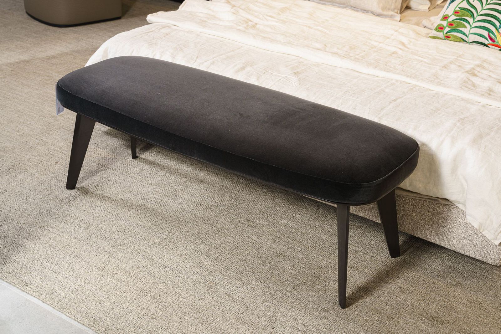 Poliform Банкетка Jane Persia 1404 Carbone от Poliform — в интерьере