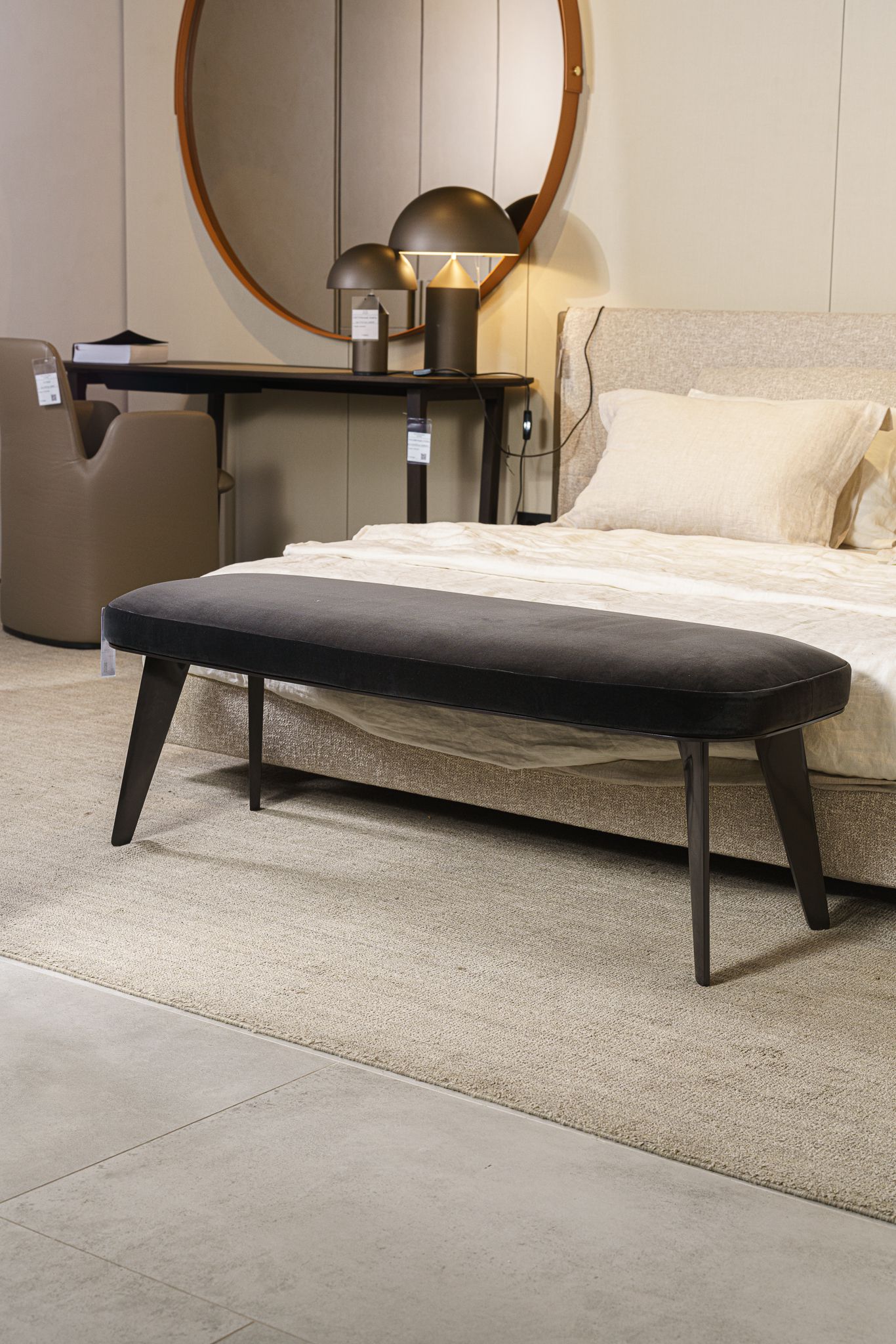 Poliform Банкетка Jane Persia 1404 Carbone от Poliform — в интерьере
