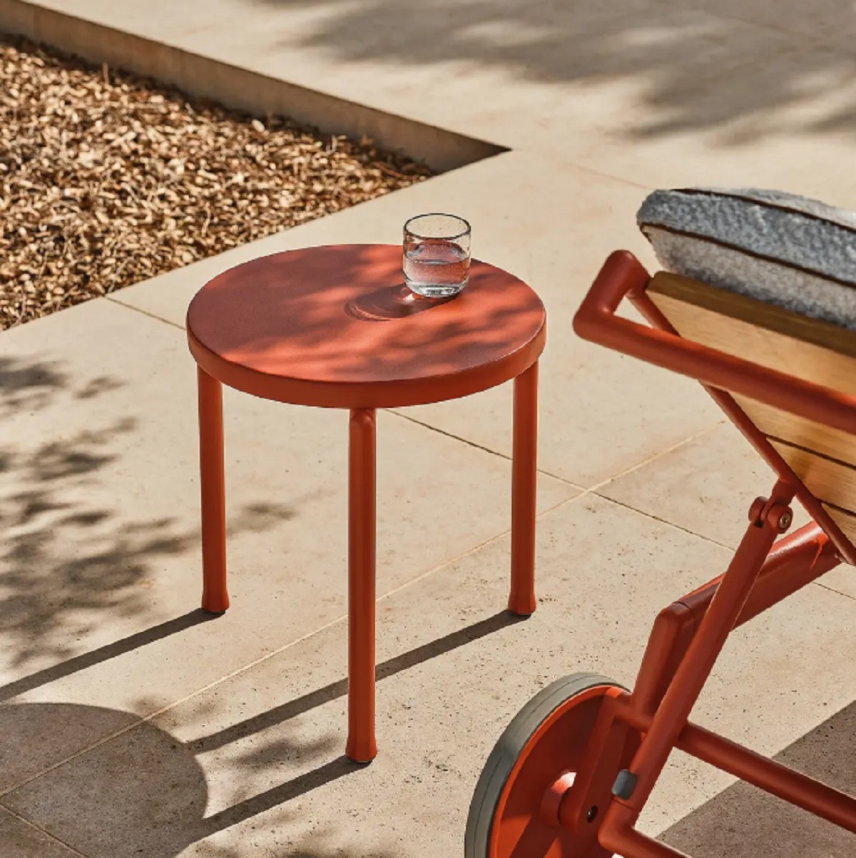 Flexform Уличный журнальный столик Alcamo от Flexform — в интерьере