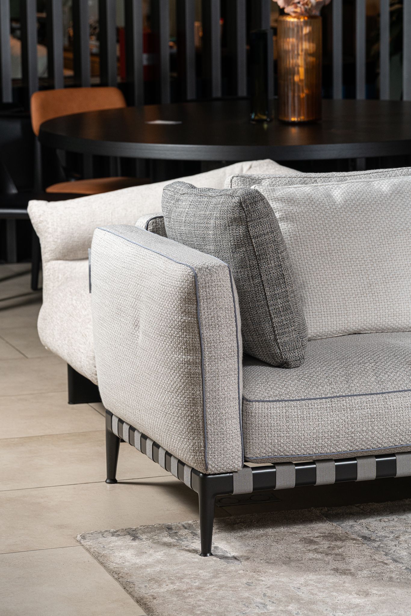 Flexform Уличный диван Atlante 205 от Flexform — в интерьере