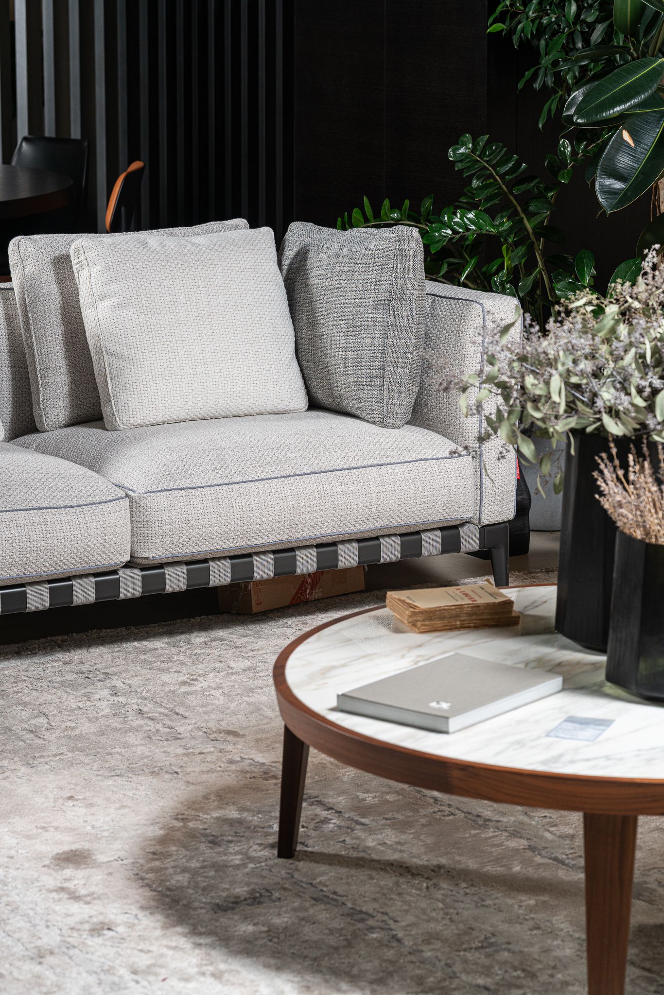 Flexform Уличный диван Atlante 205 от Flexform — в интерьере