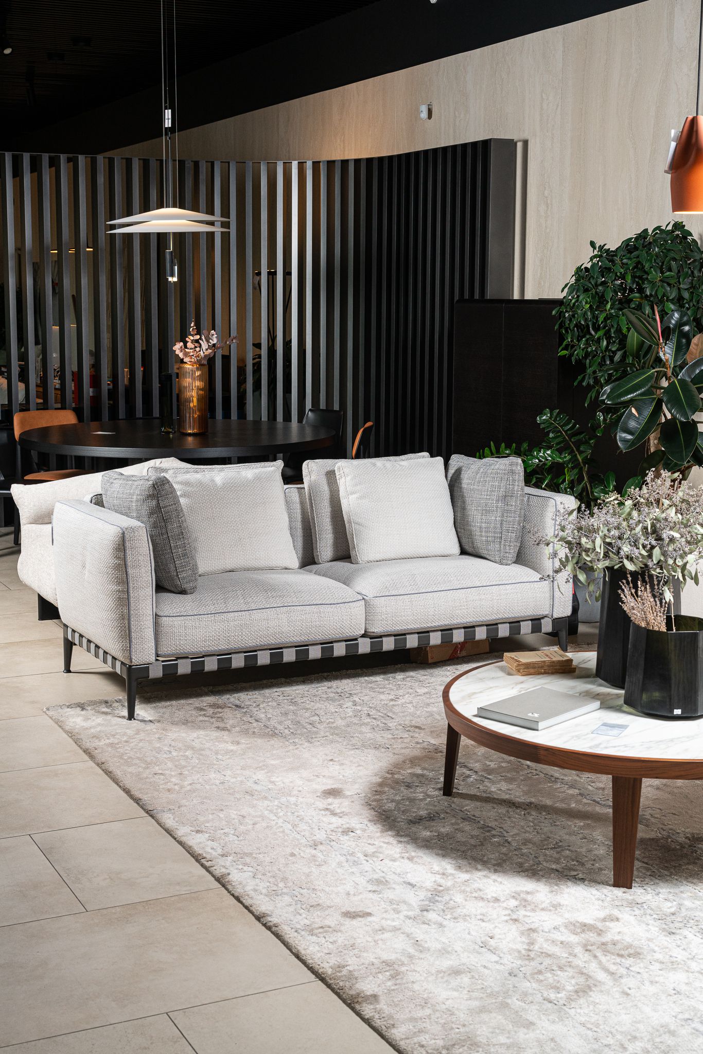 Flexform Уличный диван Atlante 205 от Flexform — в интерьере