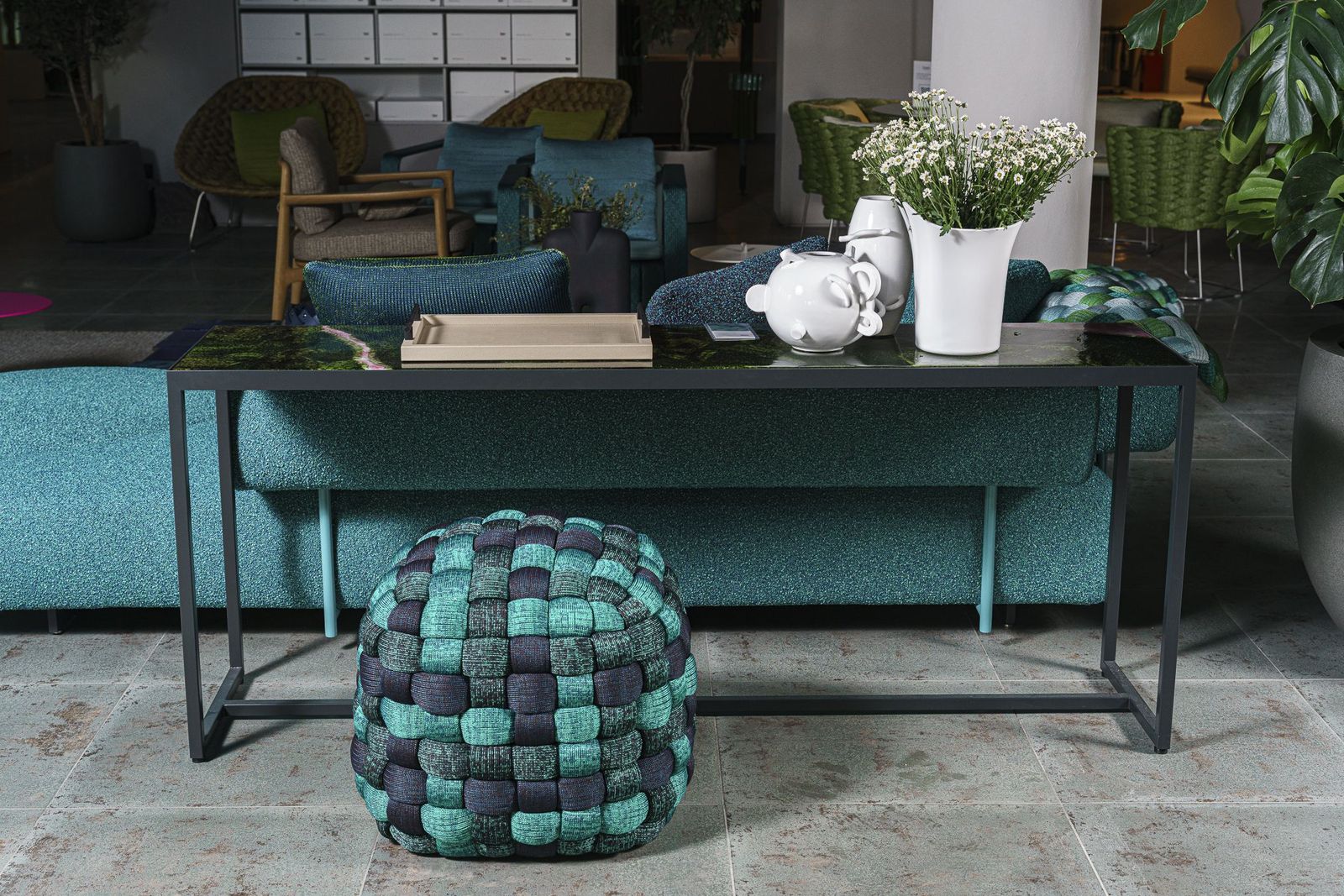 Paola Lenti Уличный пуф Tobit 50 от Paola Lenti — в интерьере