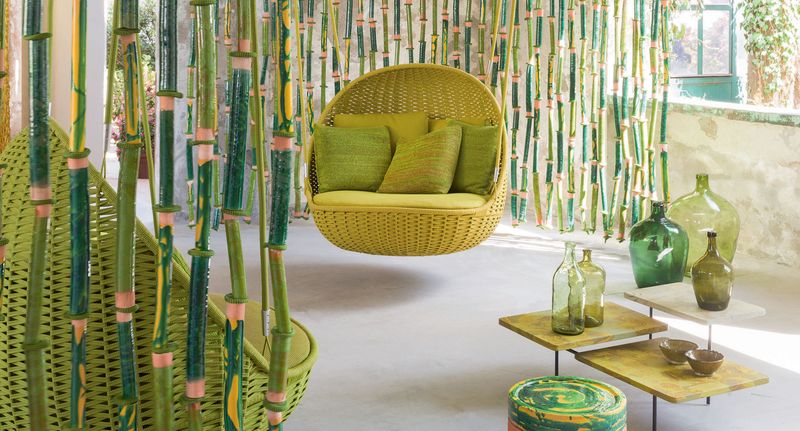 Paola Lenti Садовые качели Orbitry Wara 266 от Paola Lenti — в интерьере