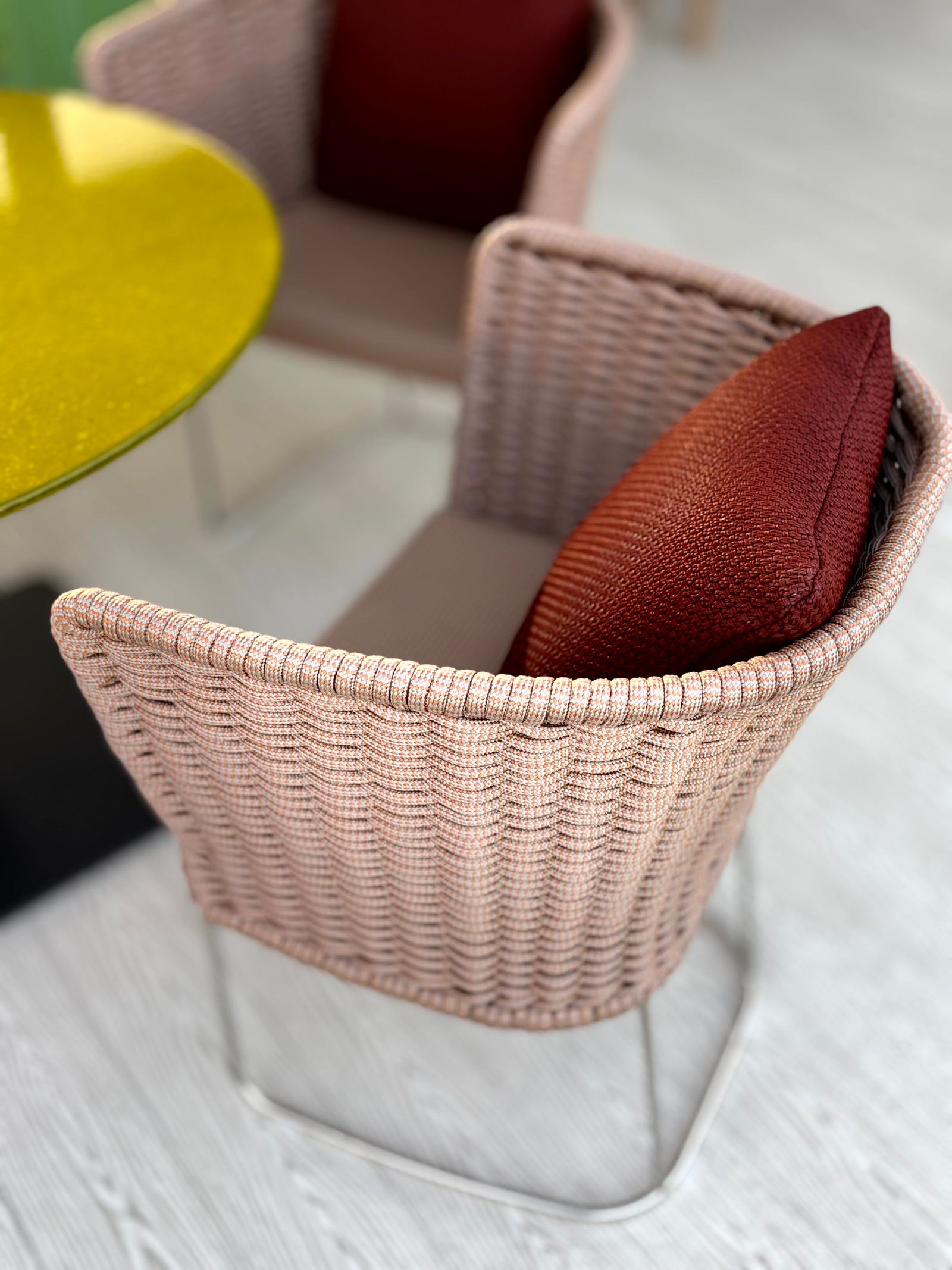 Paola Lenti Уличный стул Ami Outdoor от Paola Lenti — в интерьере