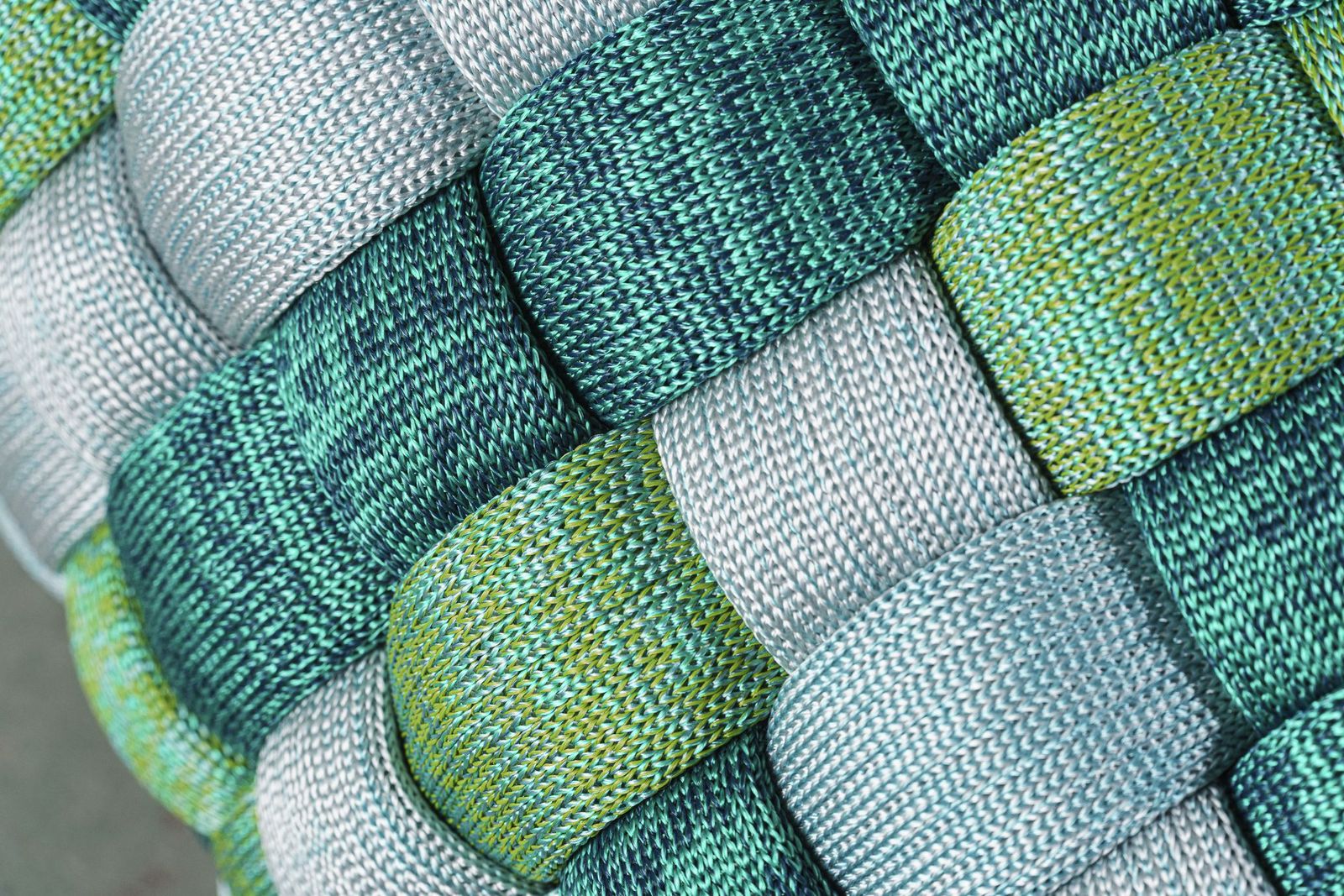 Paola Lenti Уличный пуф с чехлом Tobit 110 от Paola Lenti — в интерьере