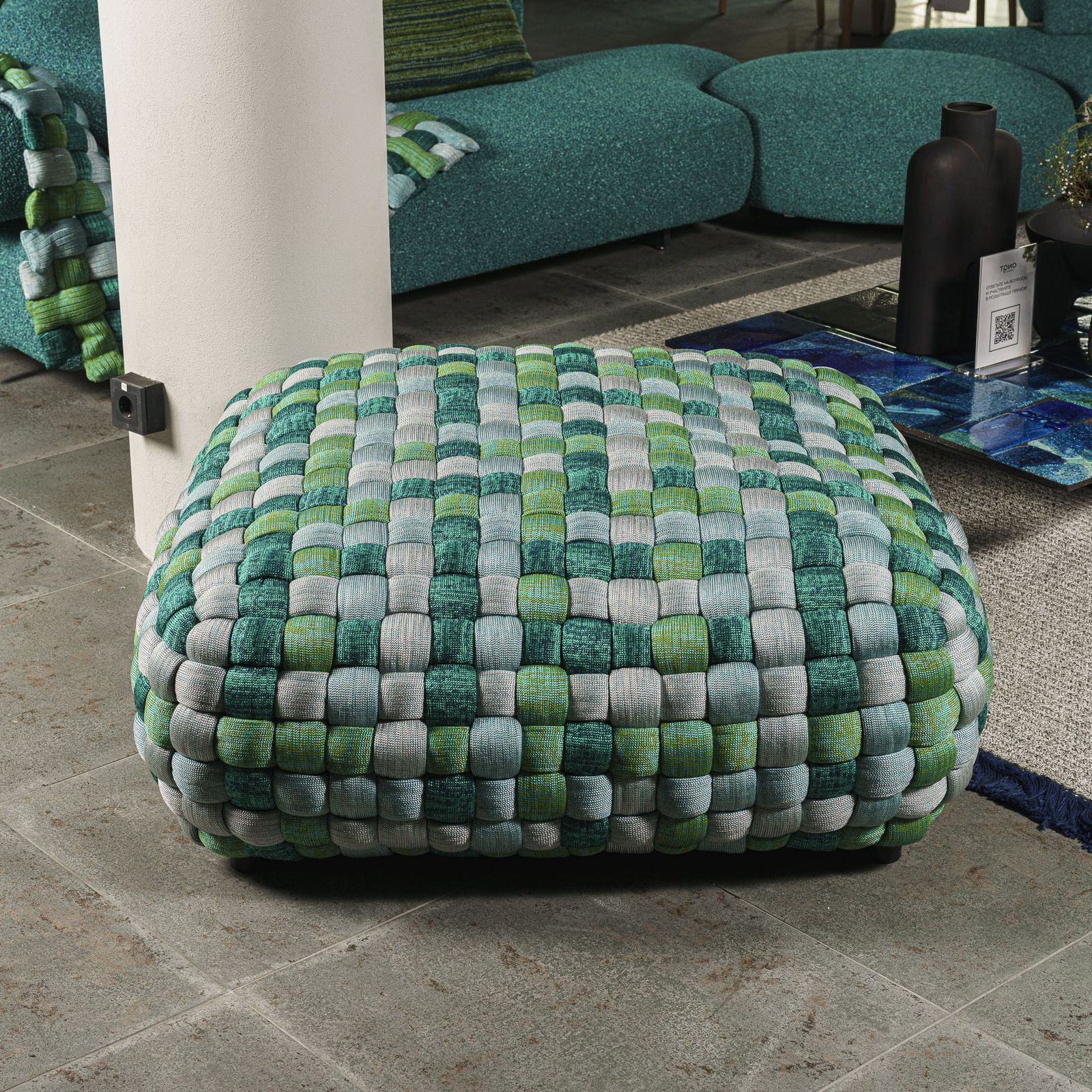 Paola Lenti Уличный пуф с чехлом Tobit 110 от Paola Lenti — в интерьере
