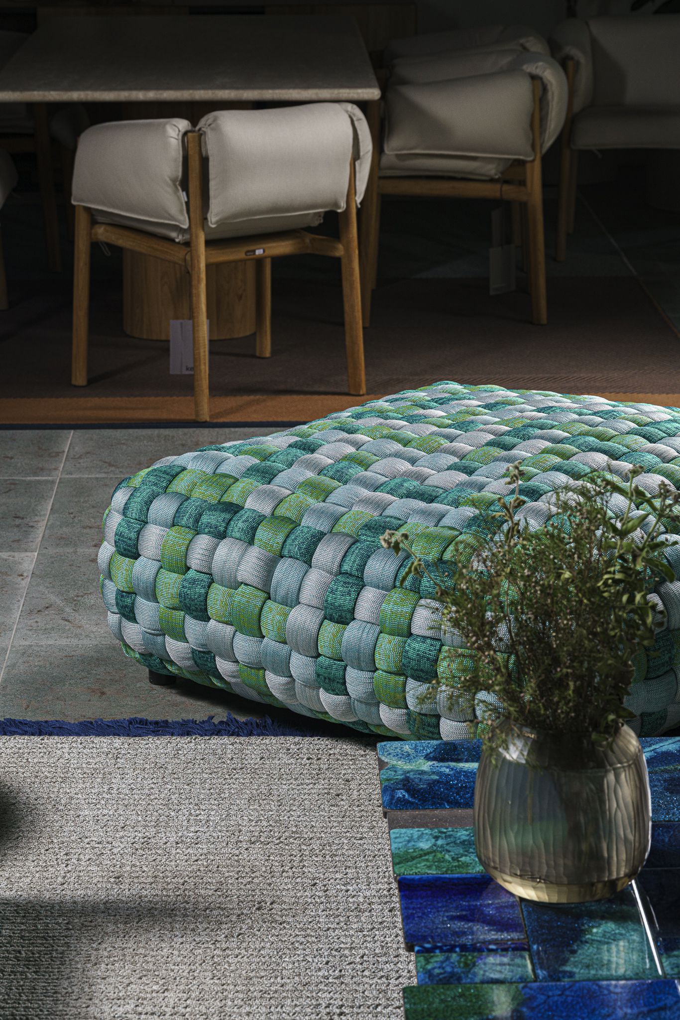 Paola Lenti Уличный пуф с чехлом Tobit 110 от Paola Lenti — в интерьере