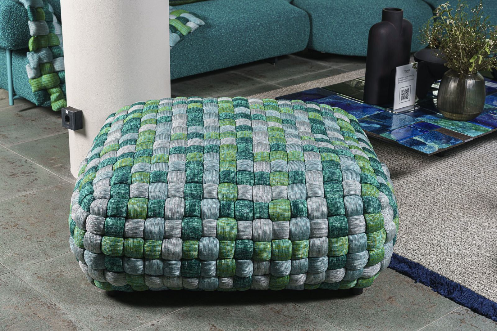 Paola Lenti Уличный пуф с чехлом Tobit 110 от Paola Lenti — в интерьере