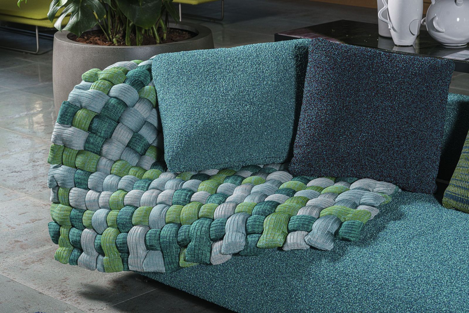 Paola Lenti Плед для улицы Plump от Paola Lenti — в интерьере