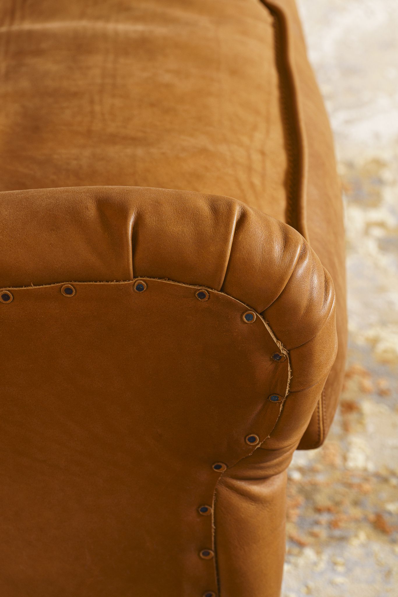 Baxter Кресло в коже Pochette cloister natural от Baxter — в интерьере