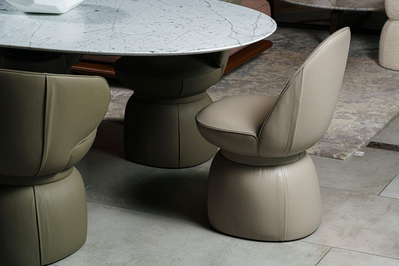 Poltrona Frau Стол Mesa Ellipse от Poltrona Frau — в интерьере