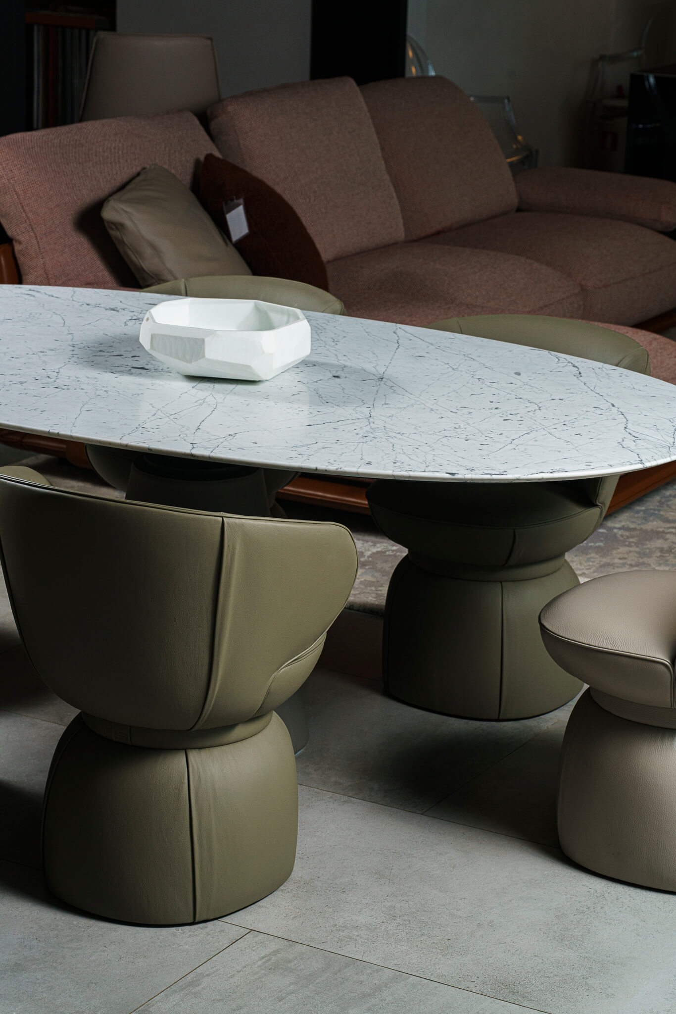 Poltrona Frau Стол Mesa Ellipse от Poltrona Frau — в интерьере