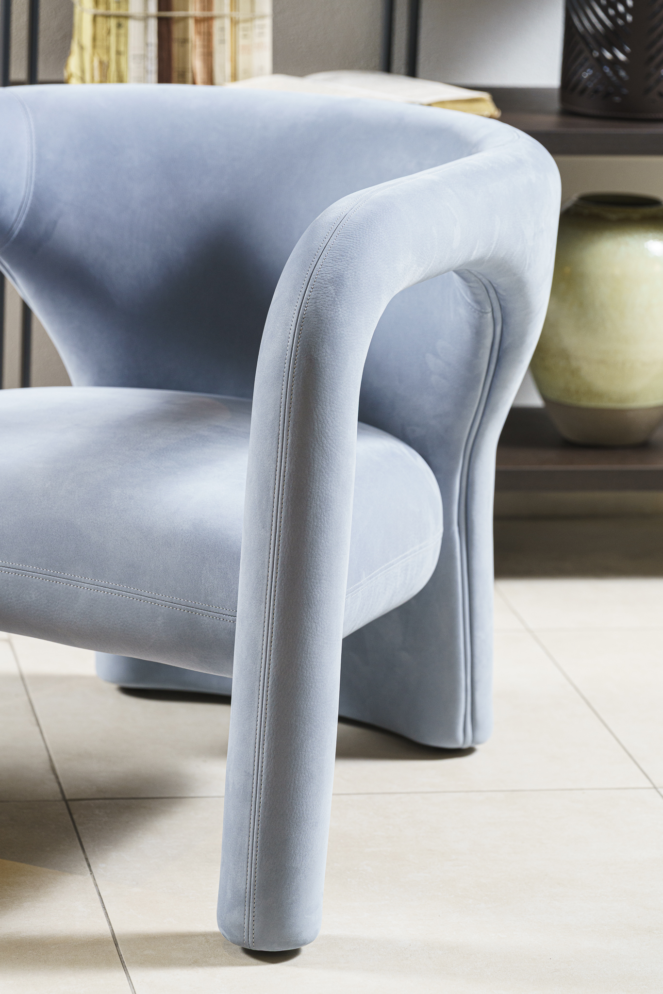 Baxter Кресло Aimee Nabuck Light Blue от Baxter — в интерьере