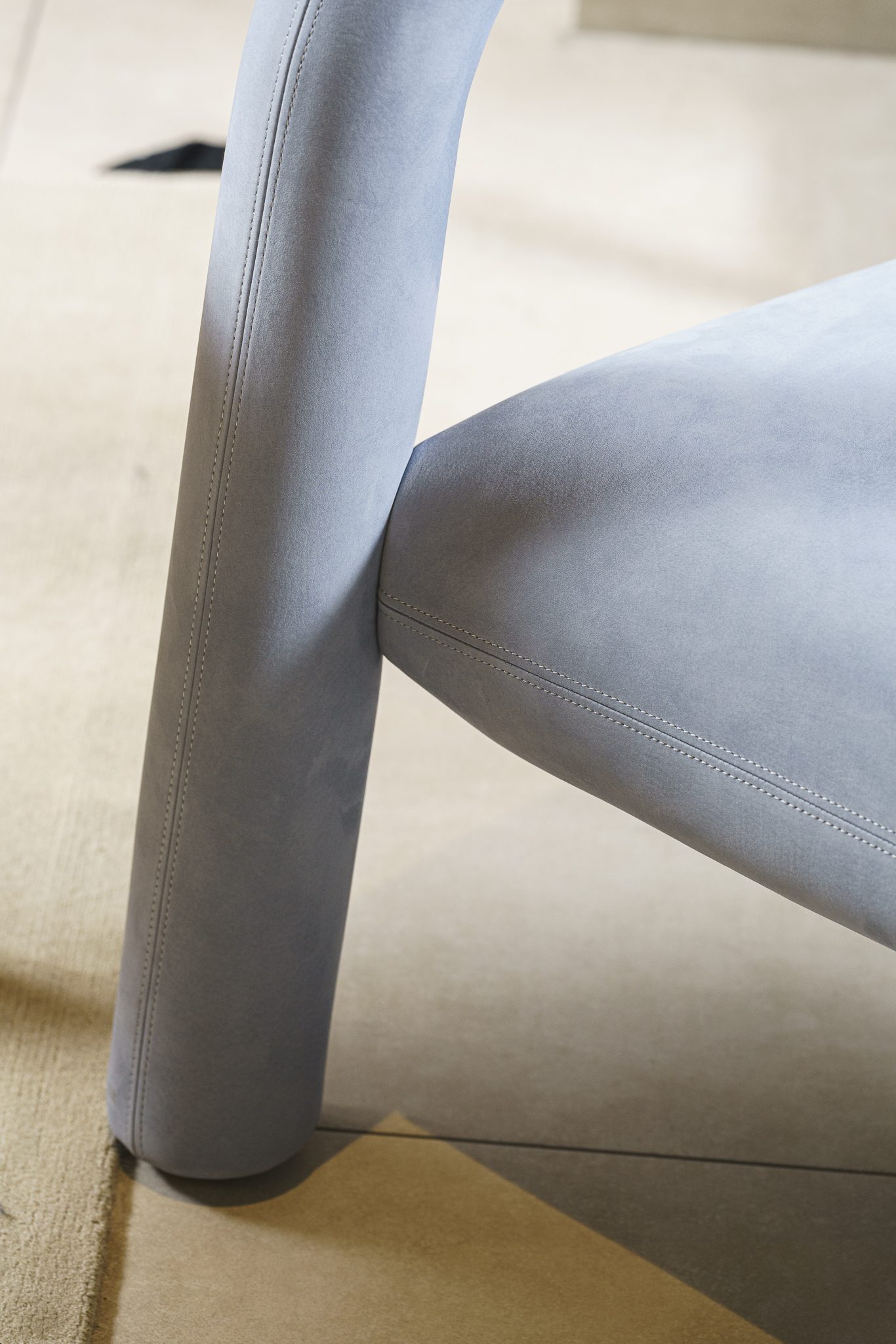 Baxter Кресло Aimee Nabuck Light Blue от Baxter — в интерьере