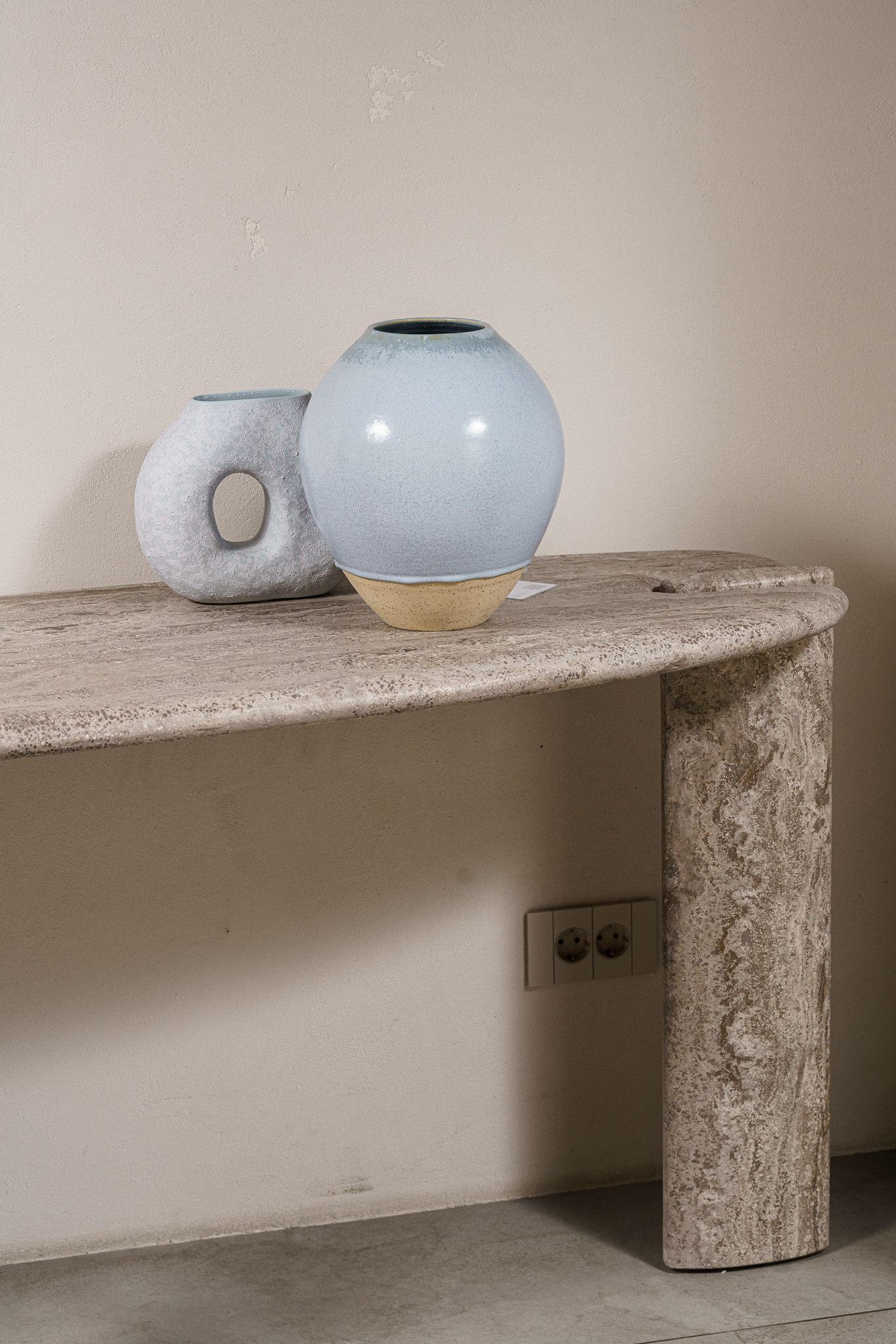 Baxter Консоль Isamu Stone Console от Baxter — в интерьере