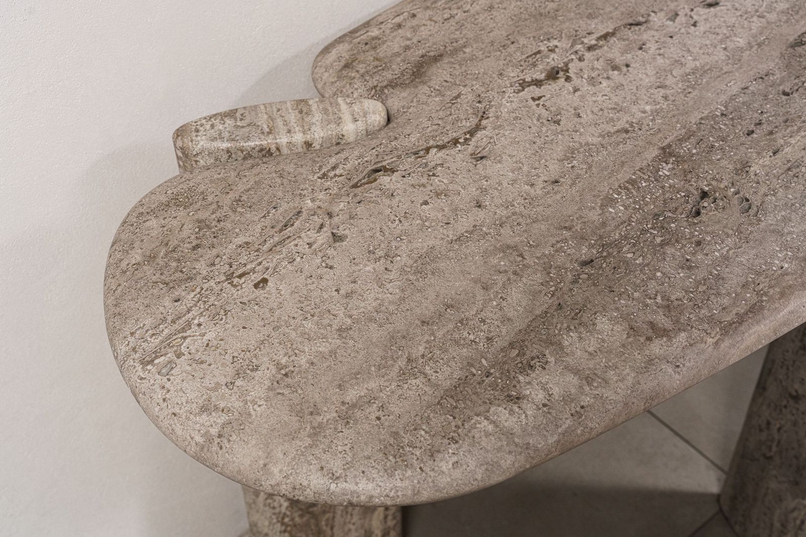 Baxter Консоль Isamu Stone Console от Baxter — в интерьере