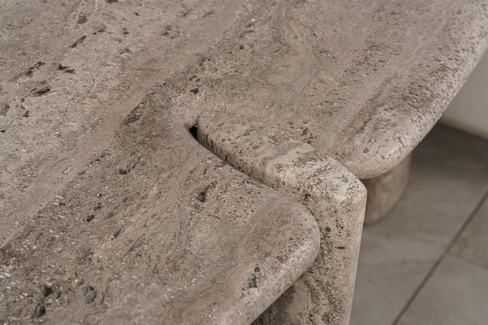 Baxter Консоль Isamu Stone Console от Baxter — в интерьере