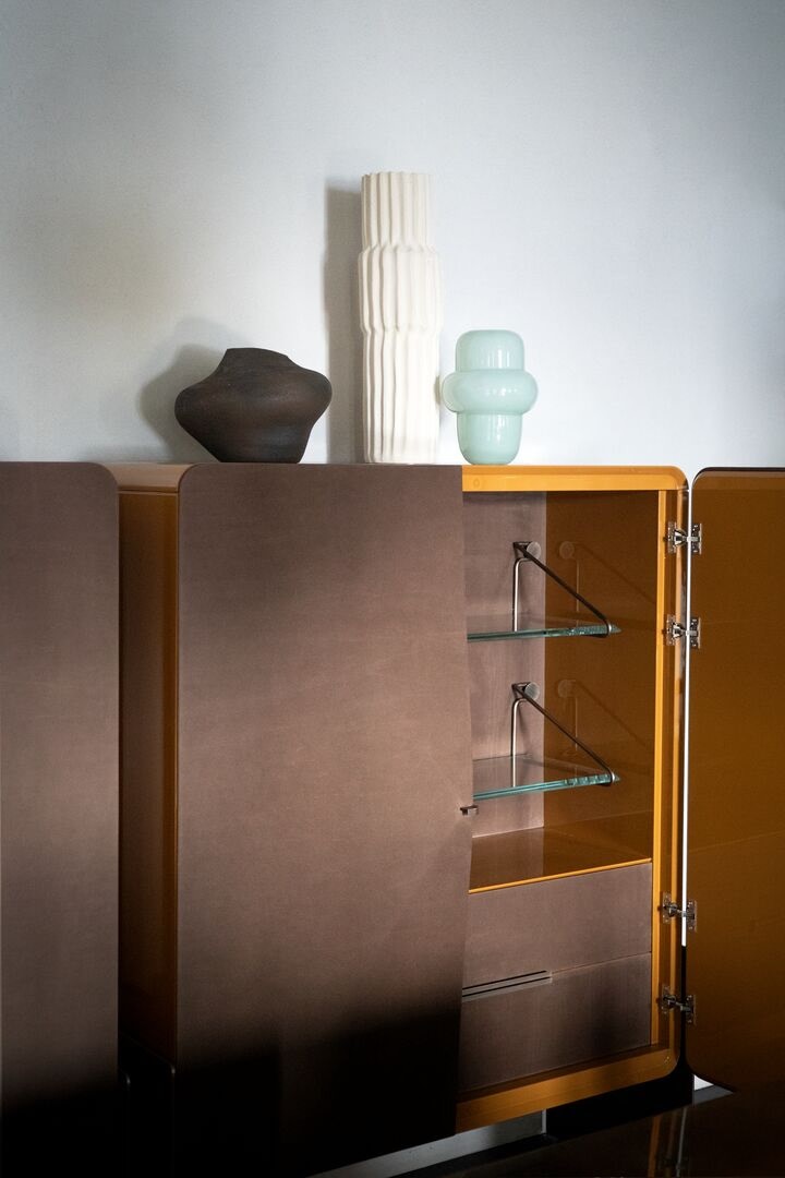 Baxter Витрина Pierce High Cabinet от Baxter — в интерьере