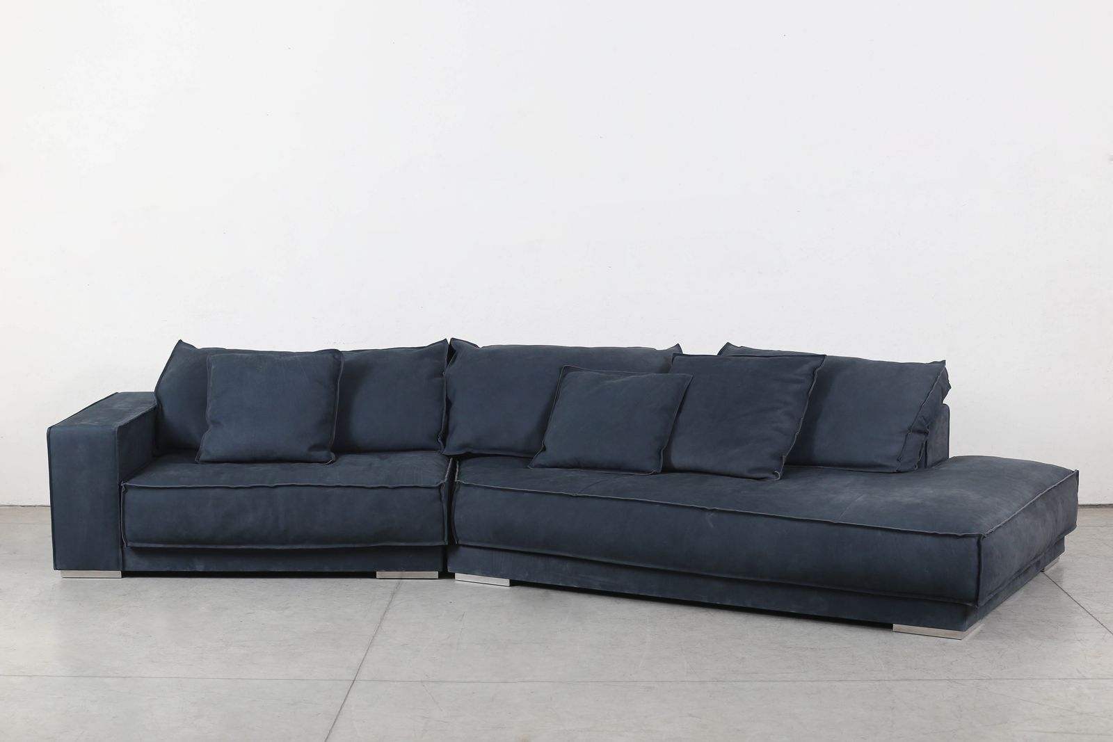 Baxter Диван Budapest Soft Nabuck Night от Baxter — в интерьере