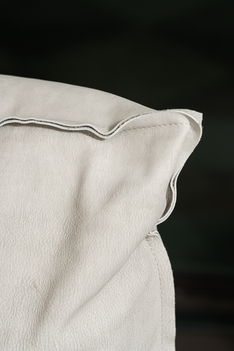 Baxter Кровать Paris Slim 180 Kashmir Nuage от Baxter — в интерьере