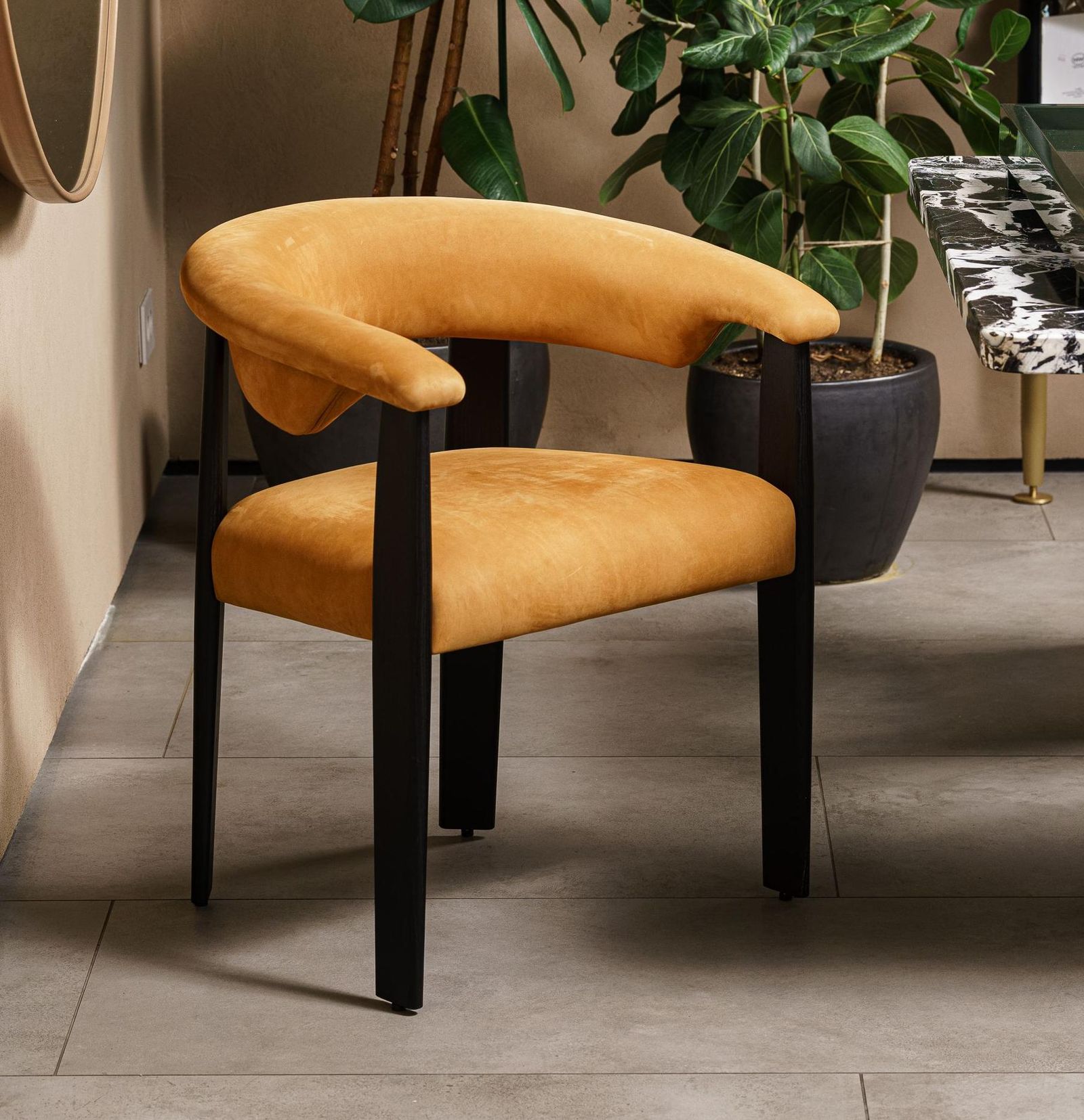 Baxter Стул Afra Kashmir Praline от Baxter — в интерьере