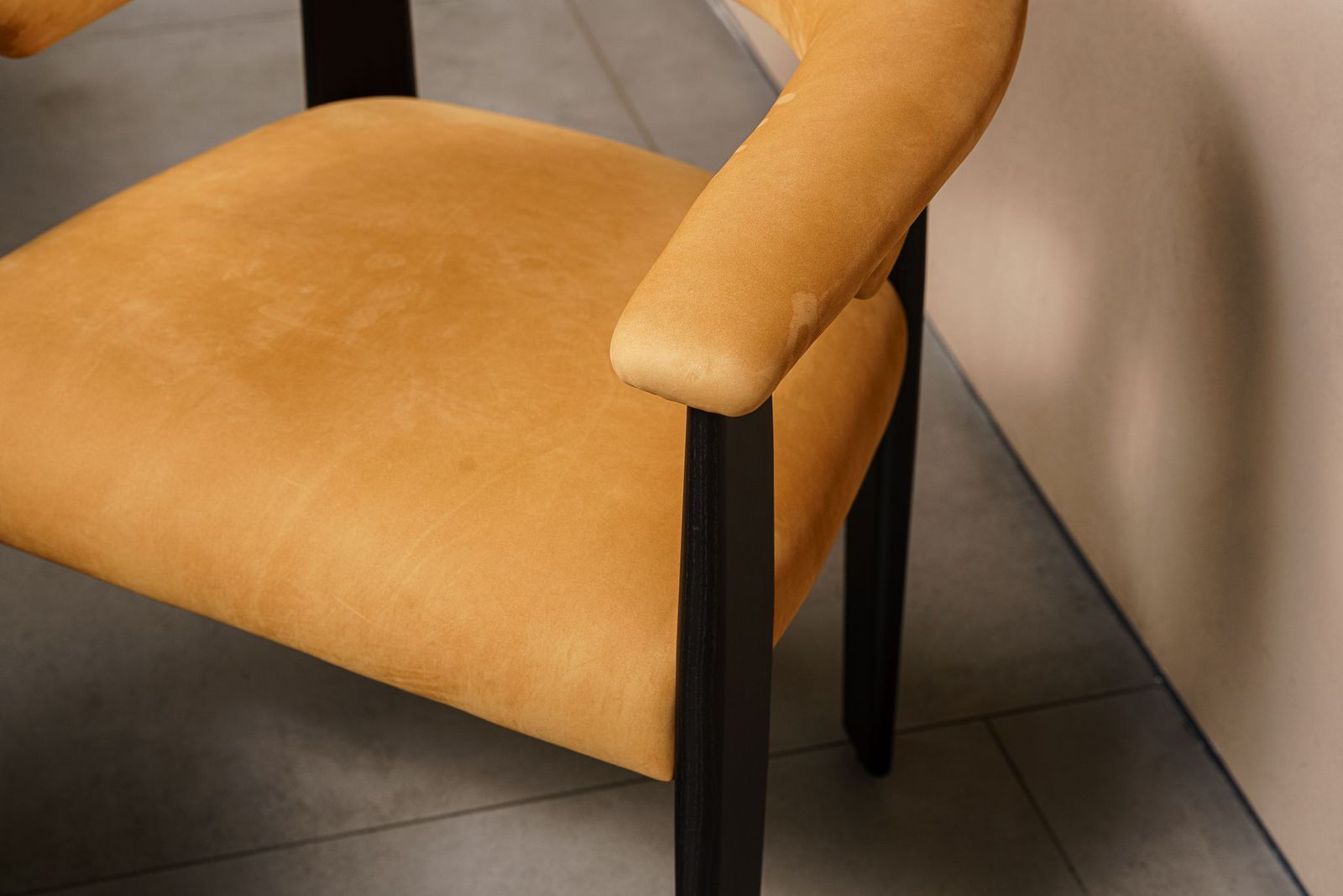 Baxter Стул Afra Kashmir Praline от Baxter — в интерьере