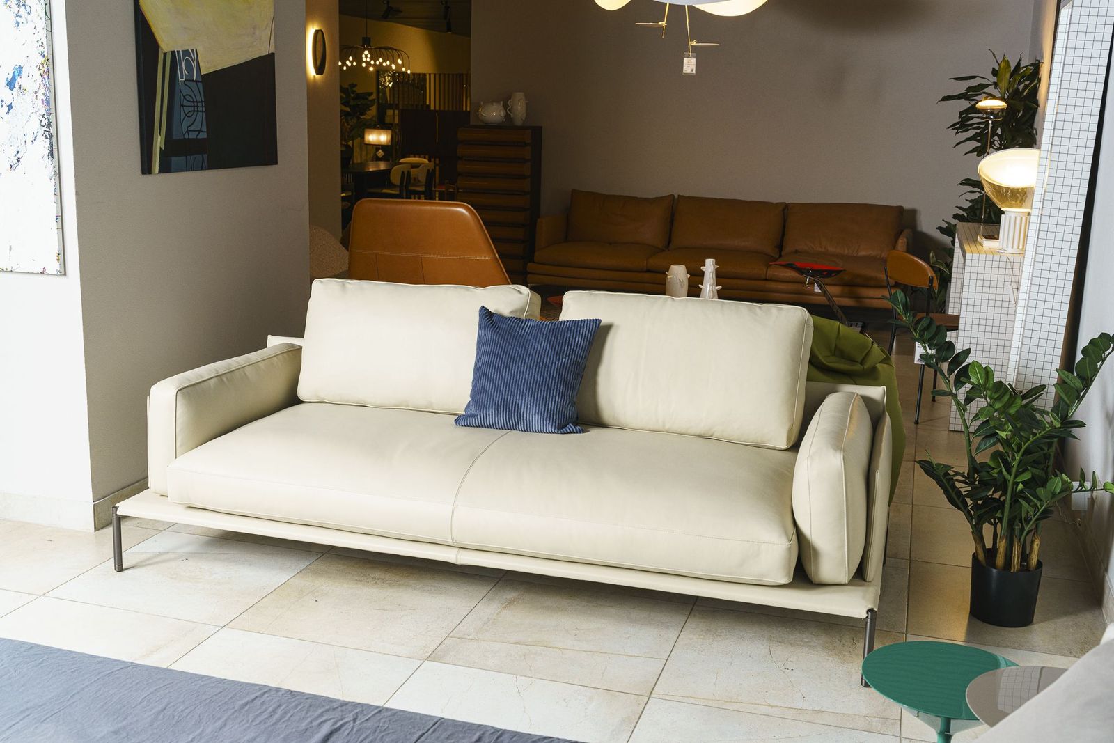 Zanotta Прямой кожаный диван Noah от Zanotta — в интерьере