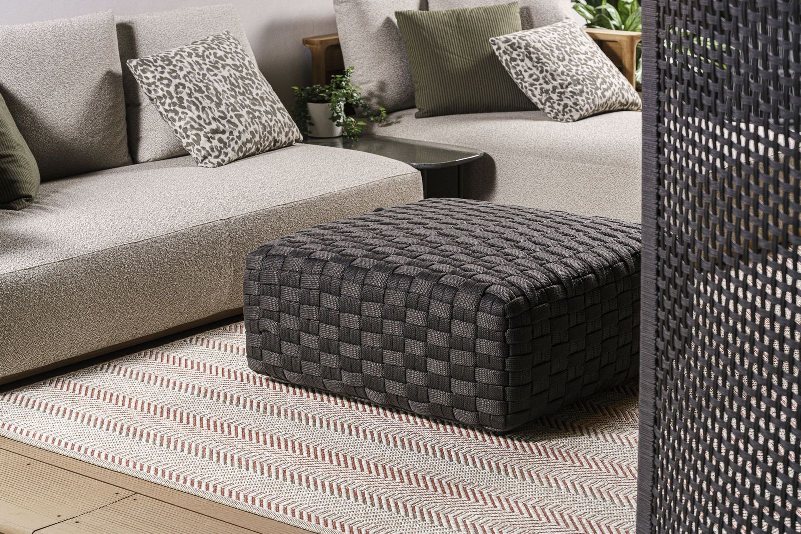 Molteni&C Пуф уличный Hyde 90 от Molteni & C — в интерьере