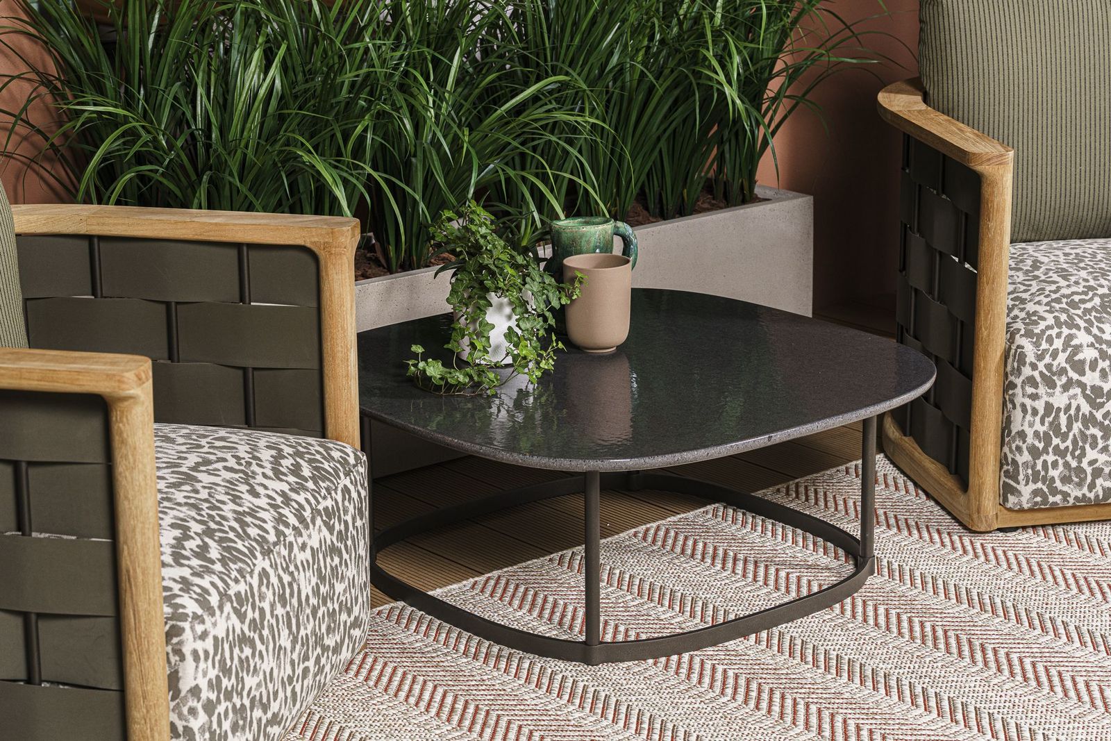 Molteni&C Уличный журнальный столик Regent 90 от Molteni & C — в интерьере