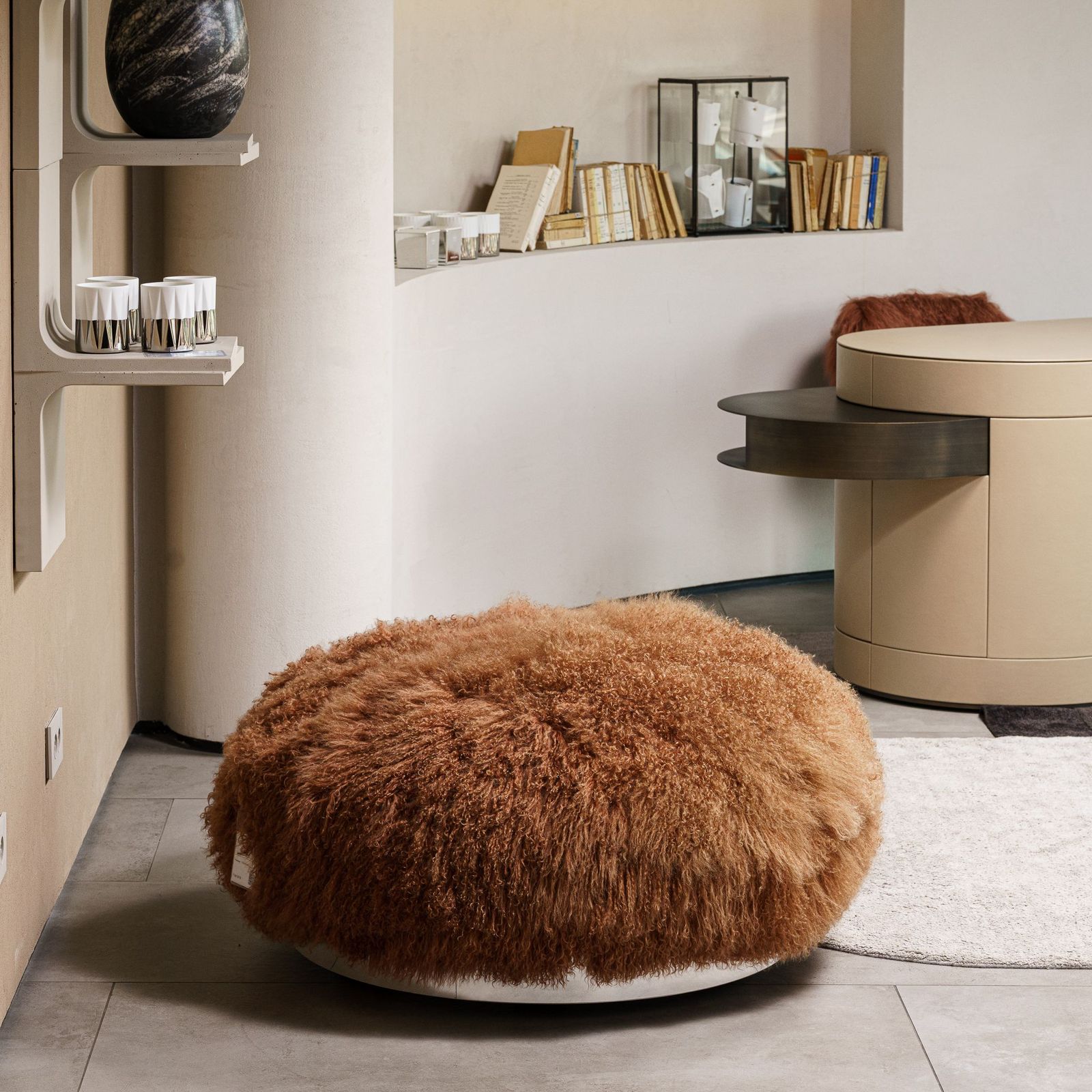 Baxter Пуф Aura Mongolia Light Brown от Baxter — в интерьере