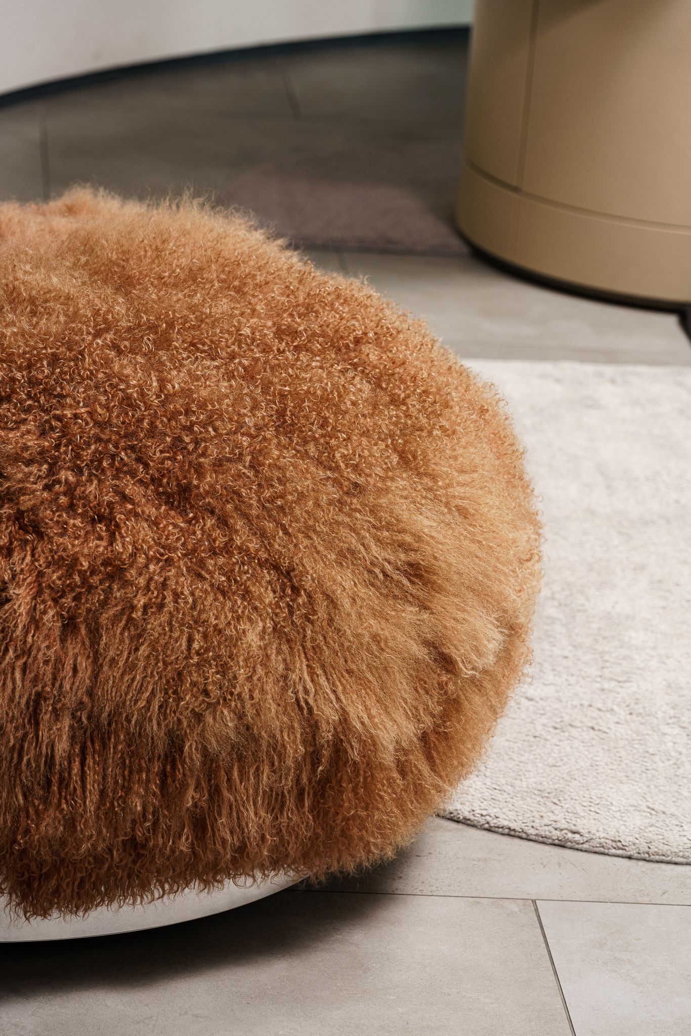 Baxter Пуф Aura Mongolia Light Brown от Baxter — в интерьере