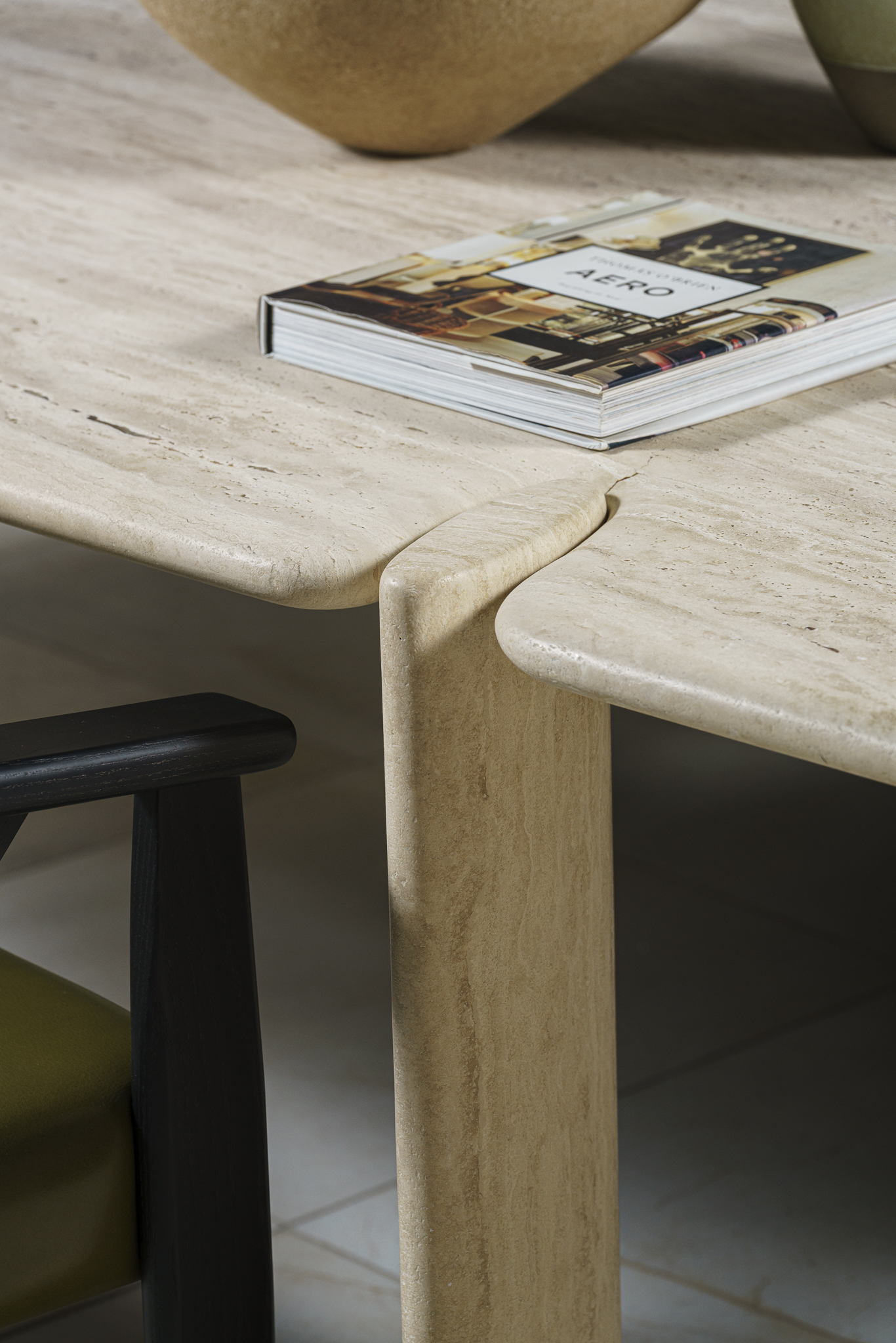 Baxter Стол Isamu Stone 265*130 от Baxter — в интерьере
