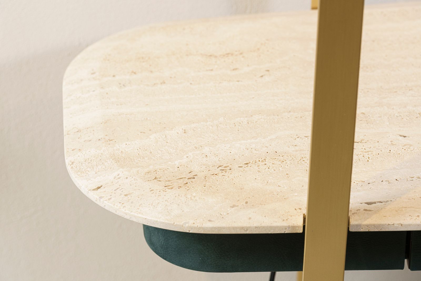 Baxter Письменный стол Ellipse Nabuck Wood/satin brass от Baxter — в интерьере