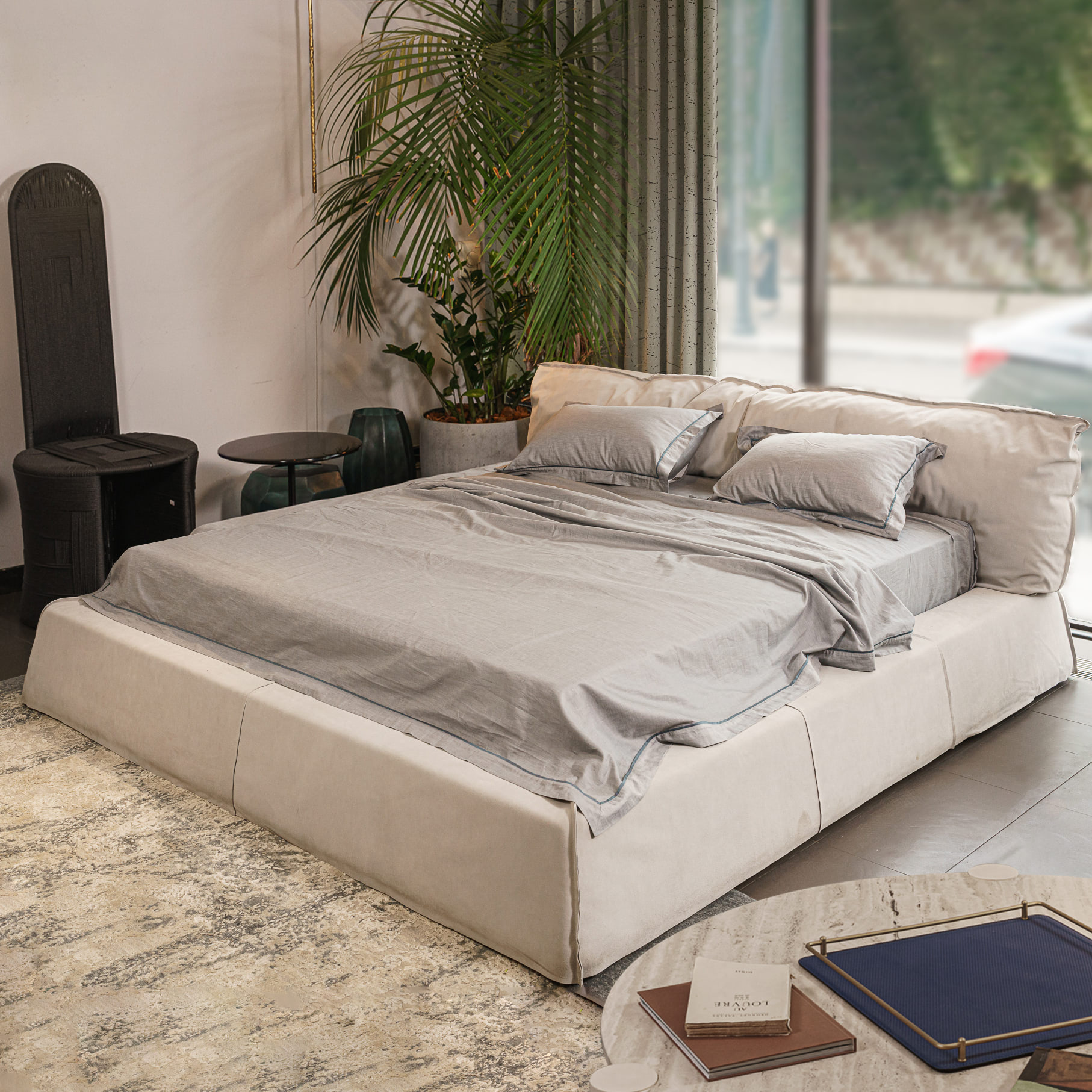 Baxter Кровать Paris Slim Reverse Fog от Baxter — в интерьере