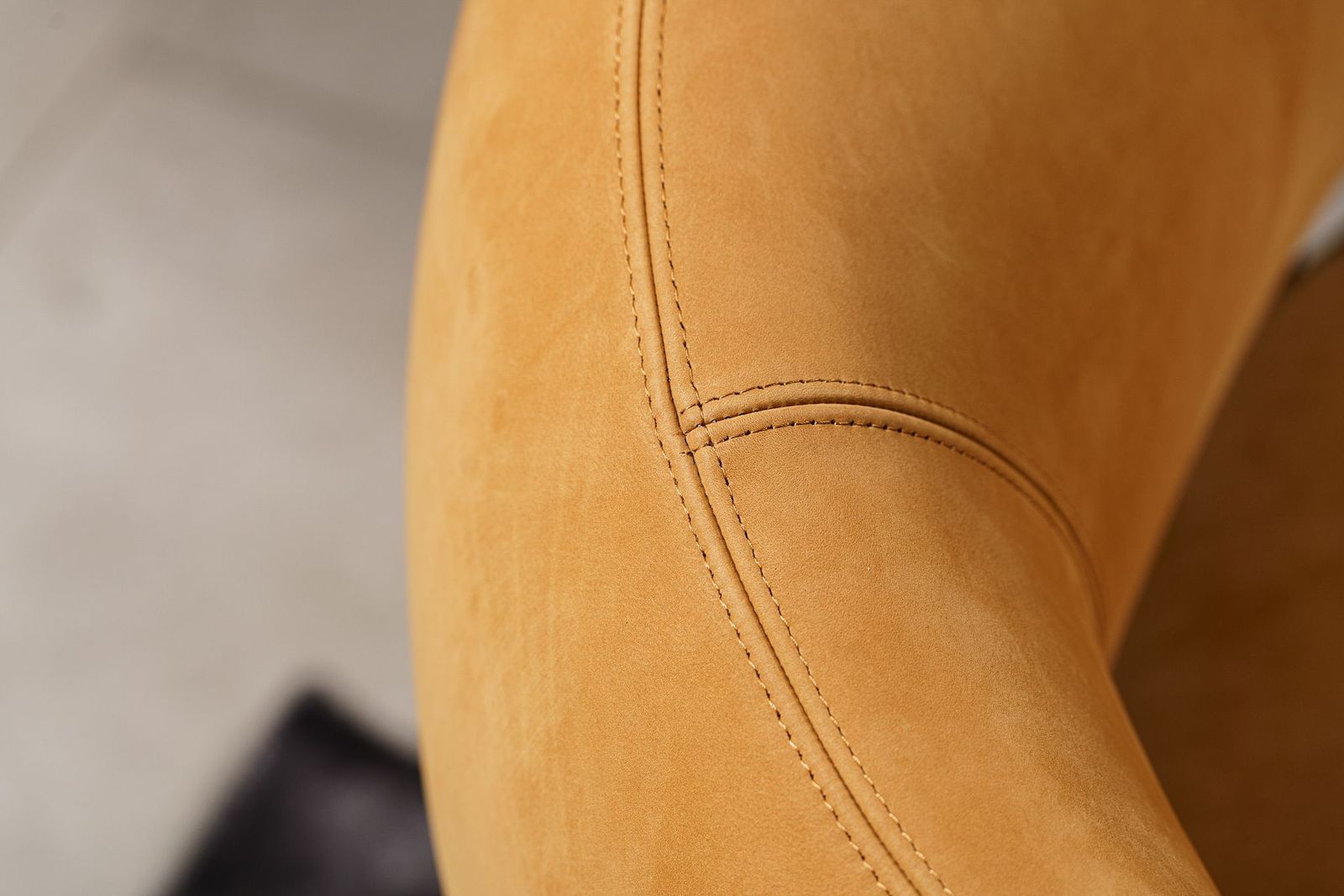 Baxter Кресло Olaf Kashmir Praline от Baxter — в интерьере
