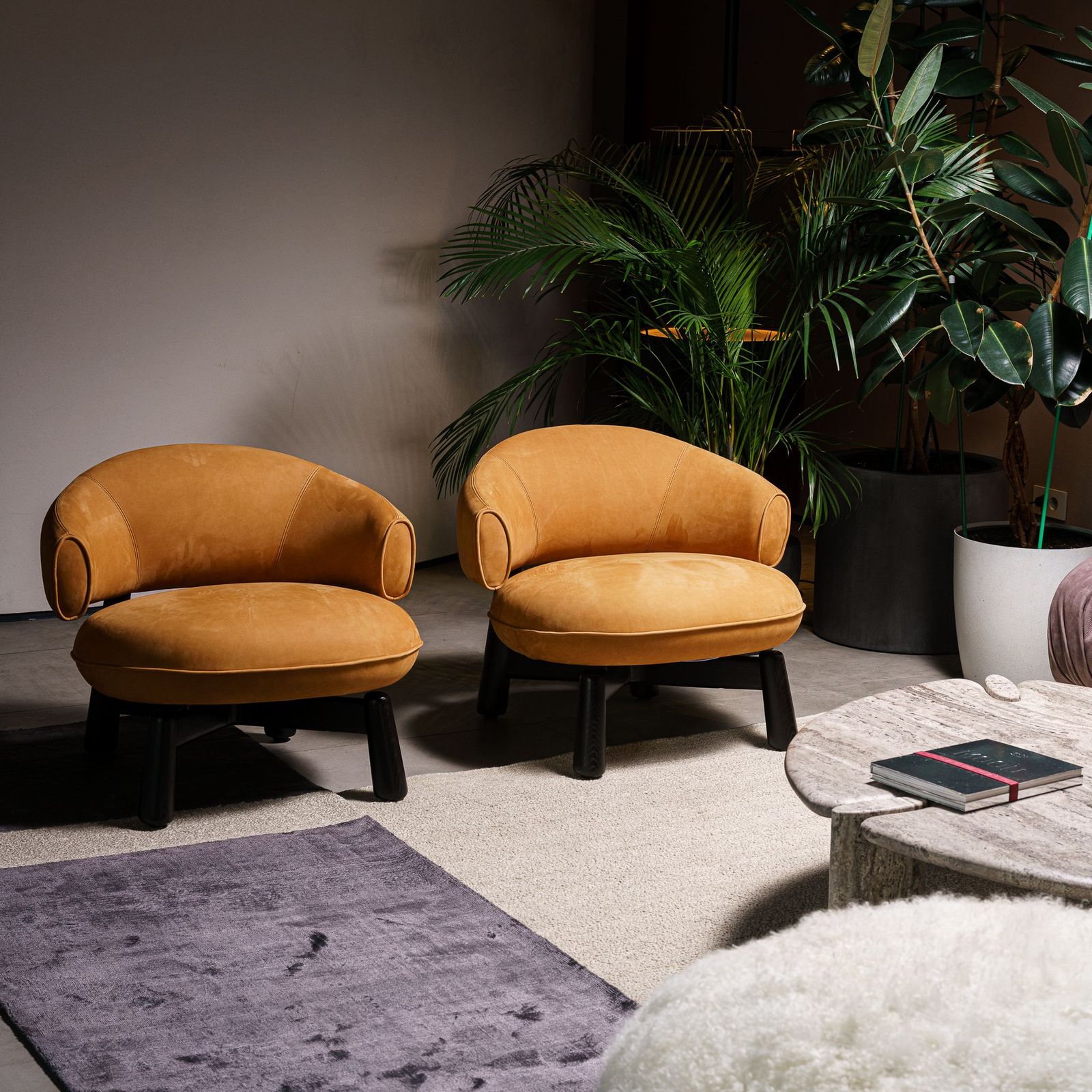 Baxter Кресло Olaf Kashmir Praline от Baxter — в интерьере