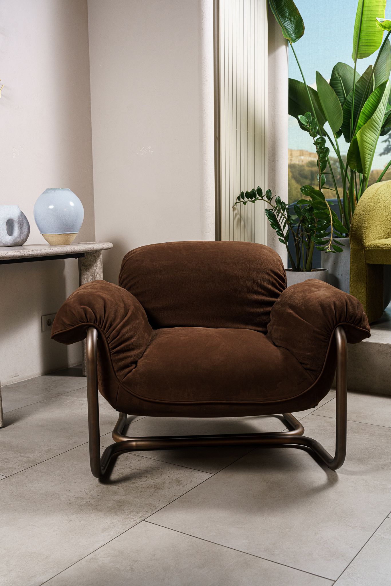 Baxter Кресло So Good Kashmir Truffle от Baxter — в интерьере