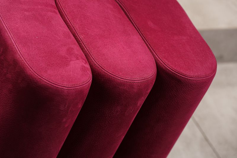 Baxter Пуф Adel Nabuck Cyclamen от Baxter — в интерьере